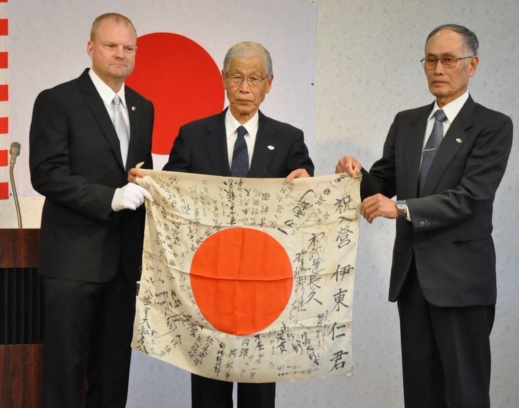 硫黄島で戦死した日本兵の日章旗が74年ぶり返還（1/2ページ） - 産経