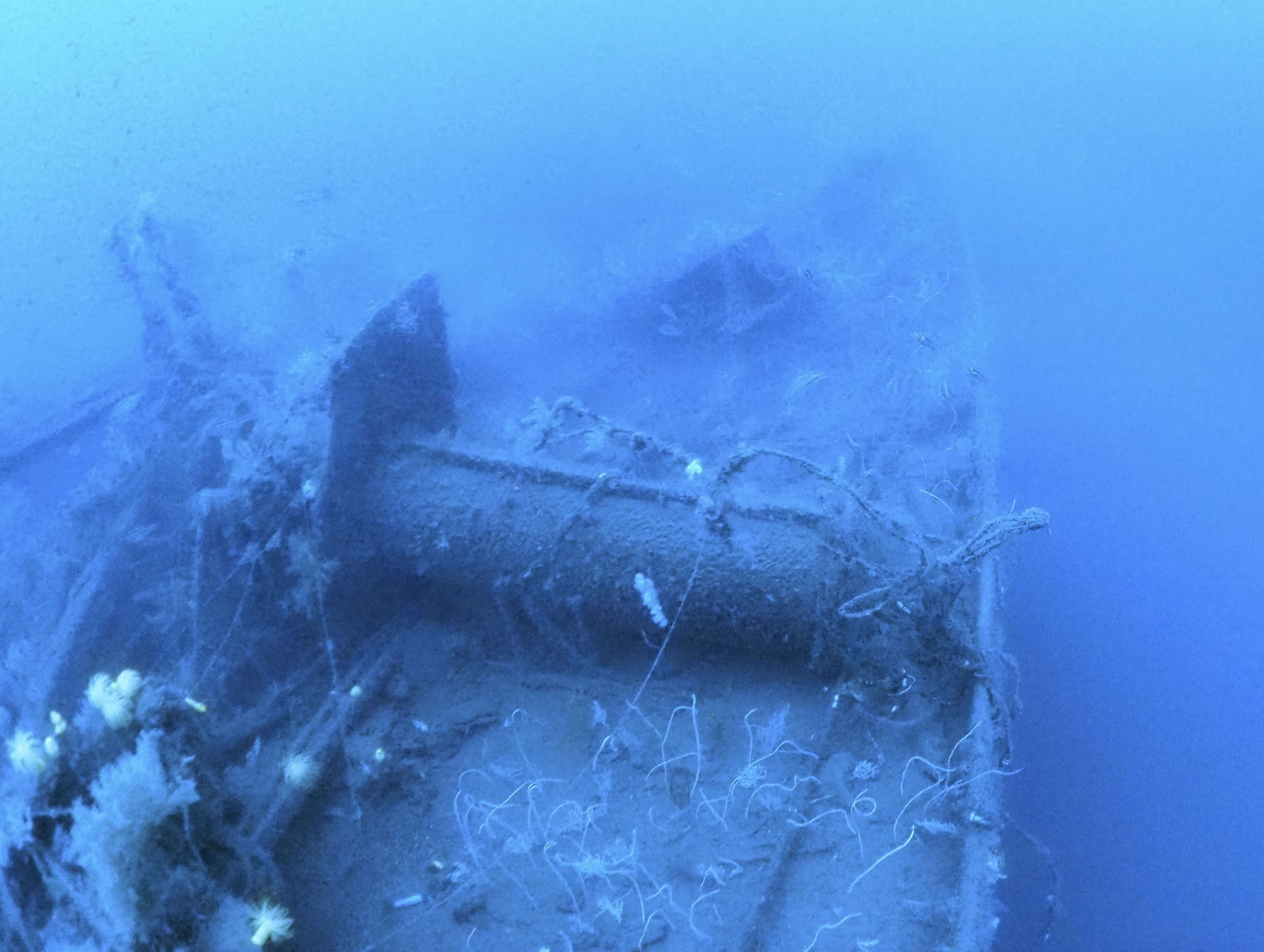 撃沈された旧海軍軽巡洋艦「長良」の船体撮影か…「写真が語り継ぐ材料
