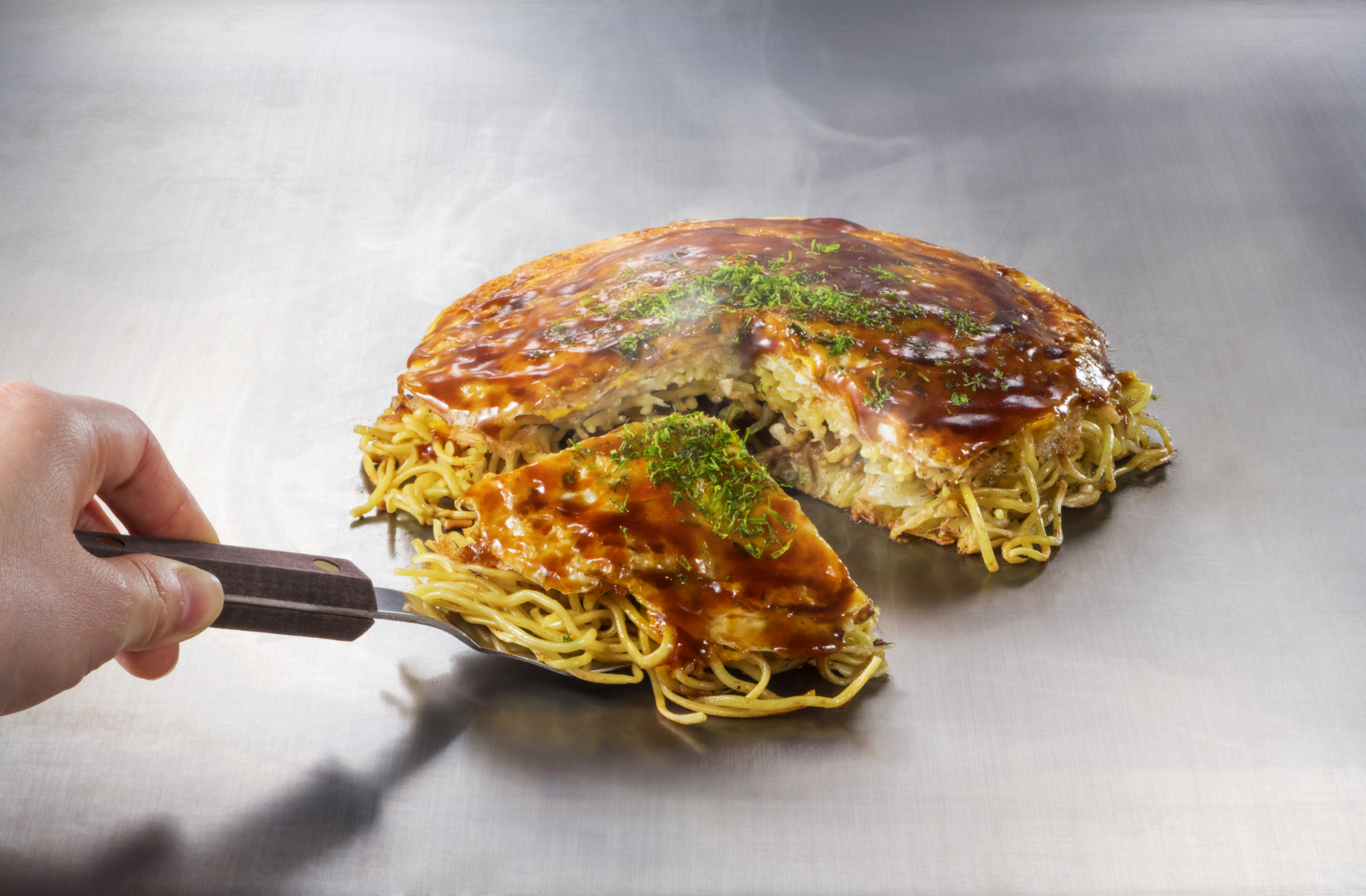 広島オタフクソース創業100周年 G7で狙う「お好み焼き世界進出