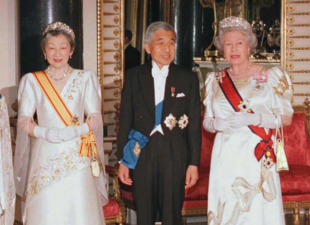 昭和４８年　アン王女（エリザベス2世の長女）御成婚記念の各国切手アルバム３７ケ国 祝74歳！アン王女の半生を、写真とともにプレイバック