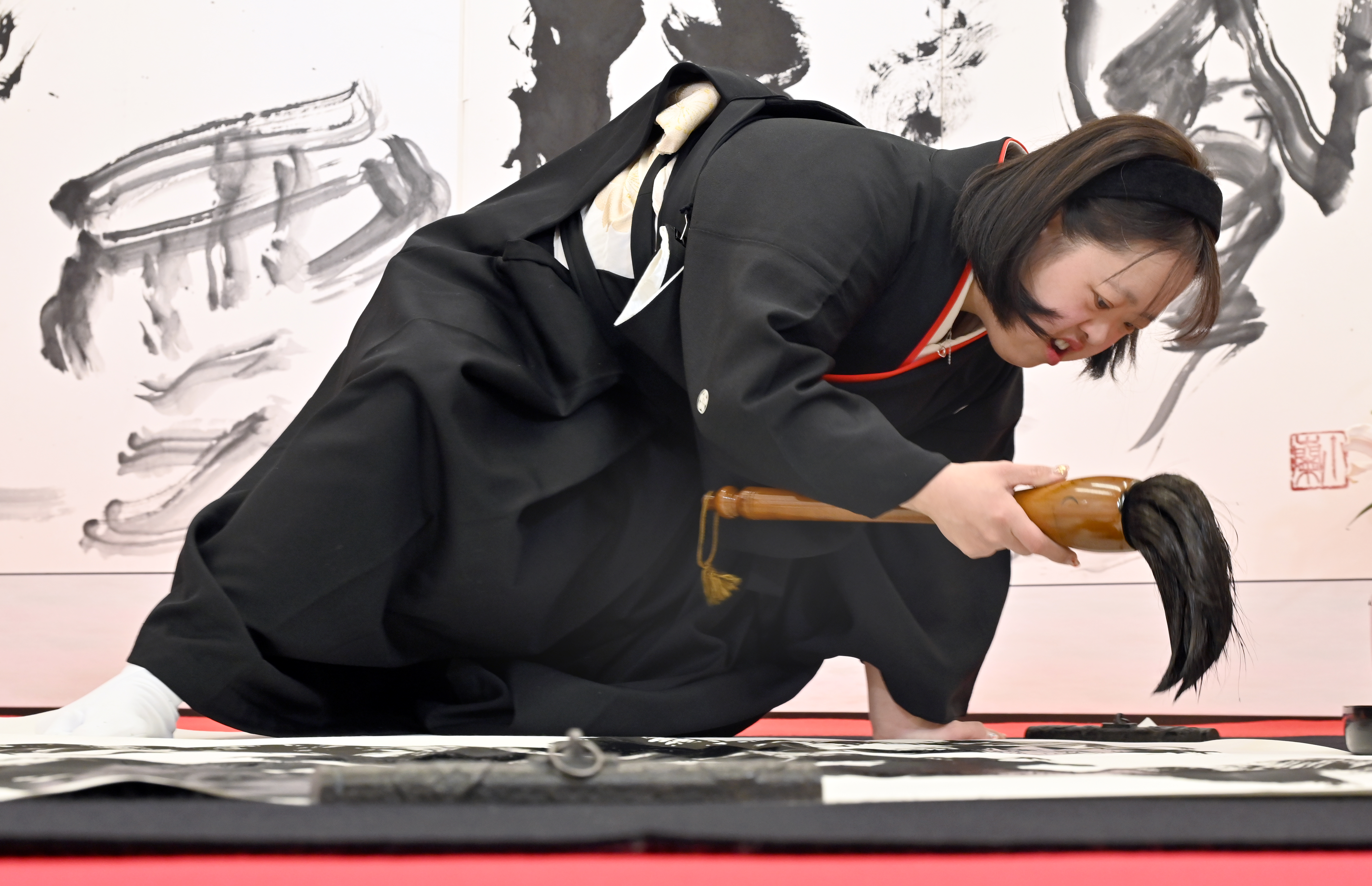 動画】「新年の一字」は「笑」 笑う門には福来る！ 書家の金澤翔子さん