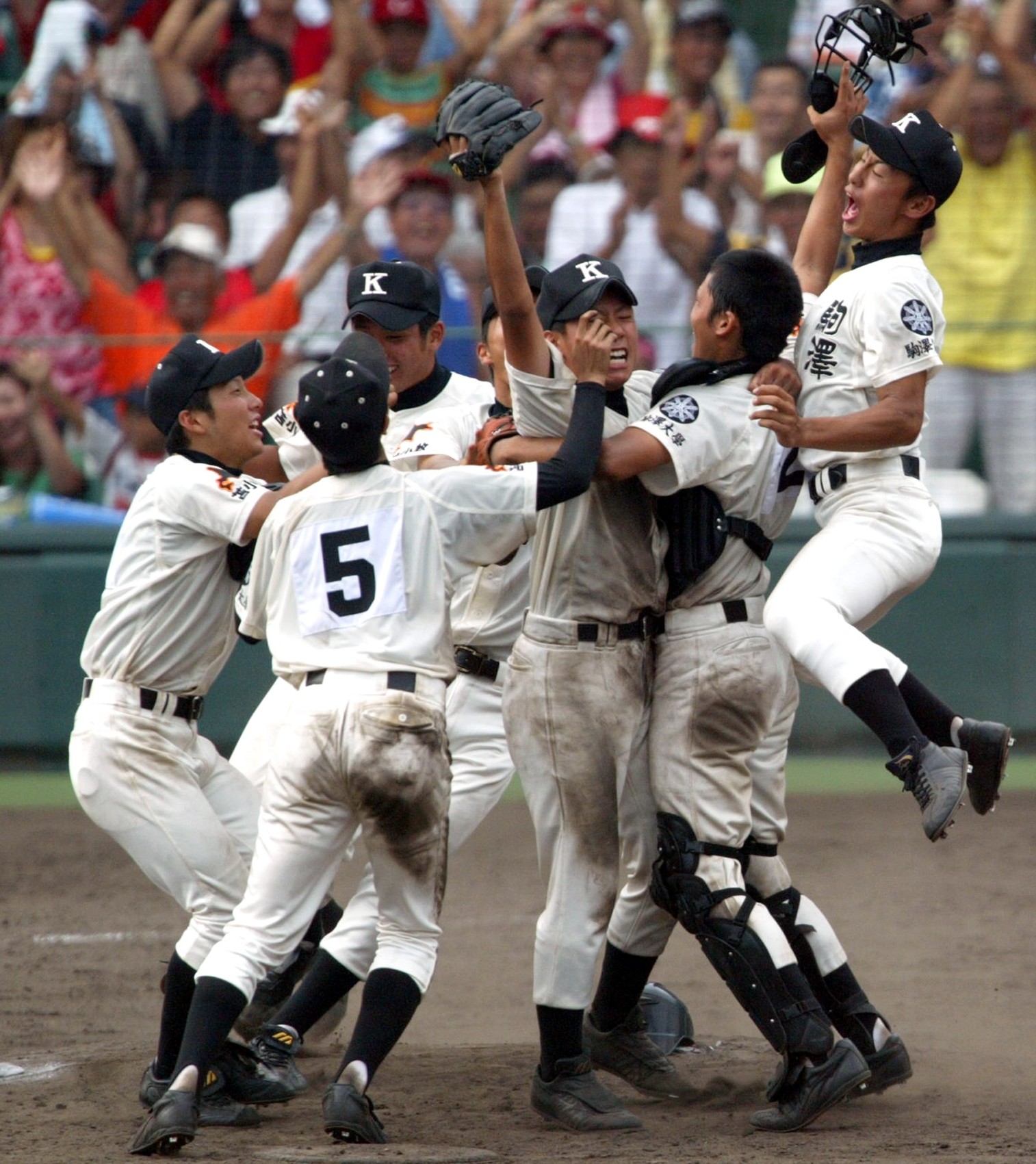 【甦る甲子園名場面】深紅の大旗が津軽海峡を越えた！ 駒大苫小牧、北海道勢初優勝 翌年２年生・マー君締めた５７年ぶり史上６校目の夏連覇／甲子園１００年カウントダウン～蔦の記憶（７４）  - サンスポ