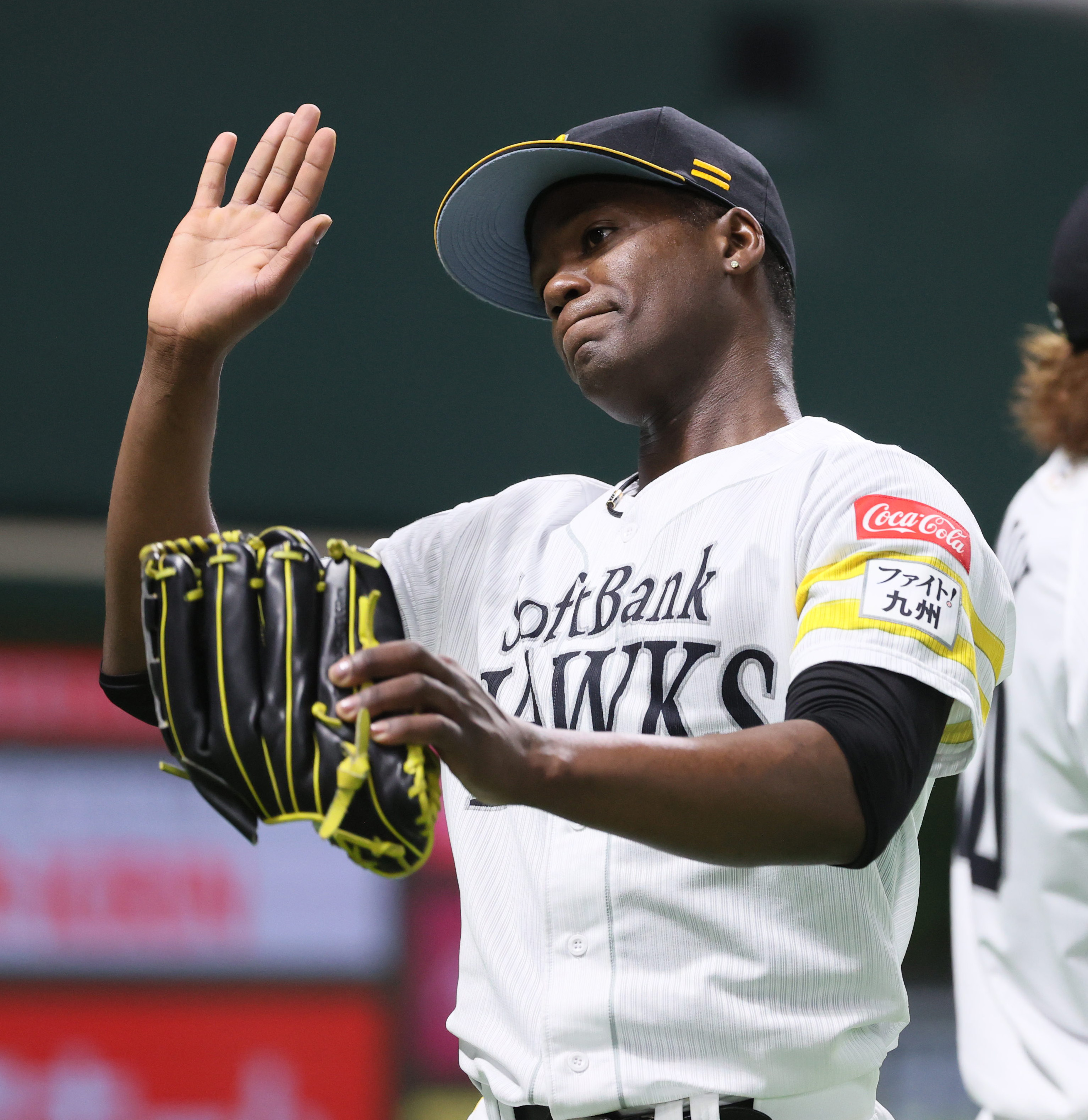 ソフトバンク快勝 モイネロが初完投で無傷の6勝目、無四球で13奪