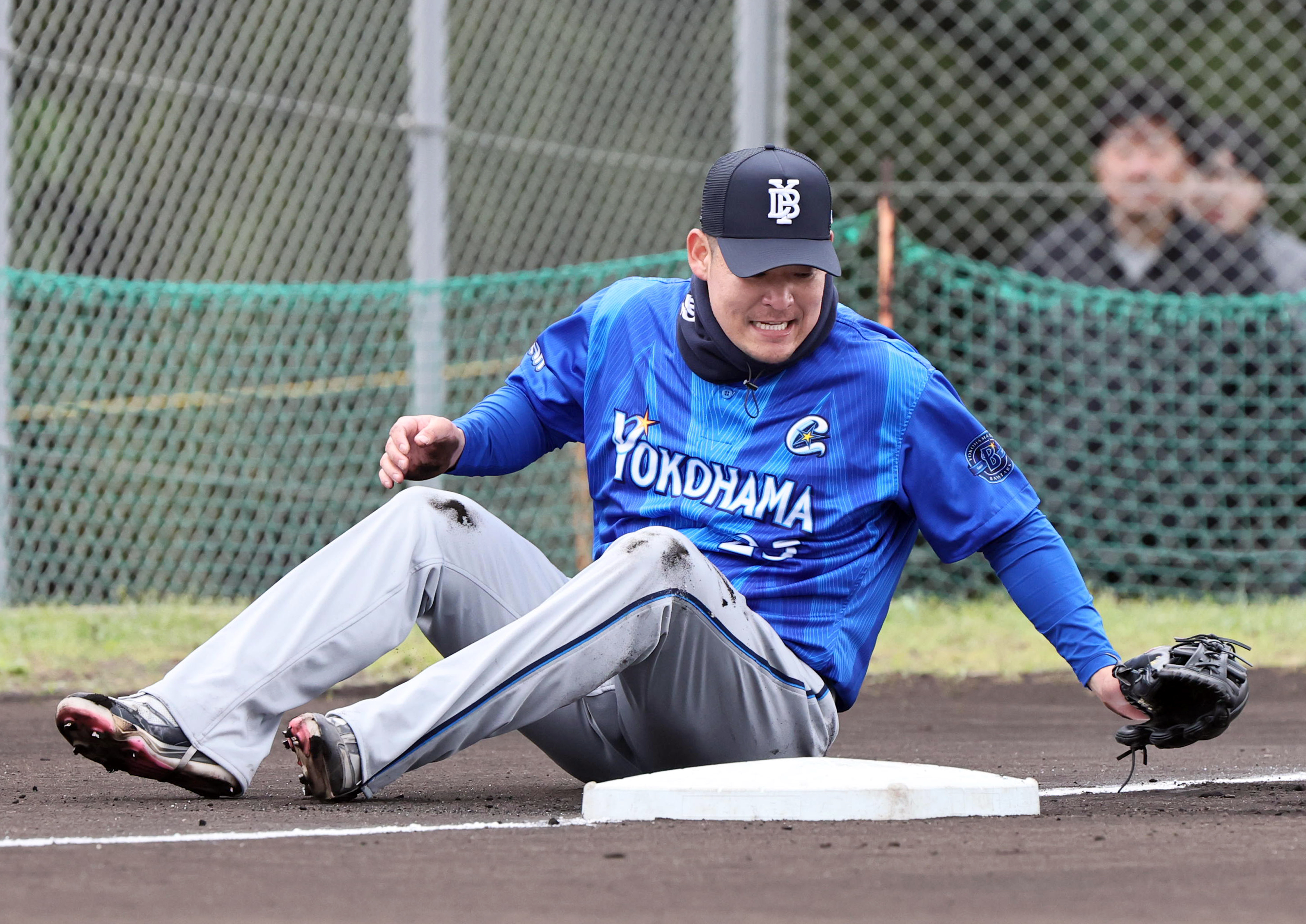 DeNA・筒香嘉智が〝米球界式ノック〟で特守 外野から三塁挑戦が本格化