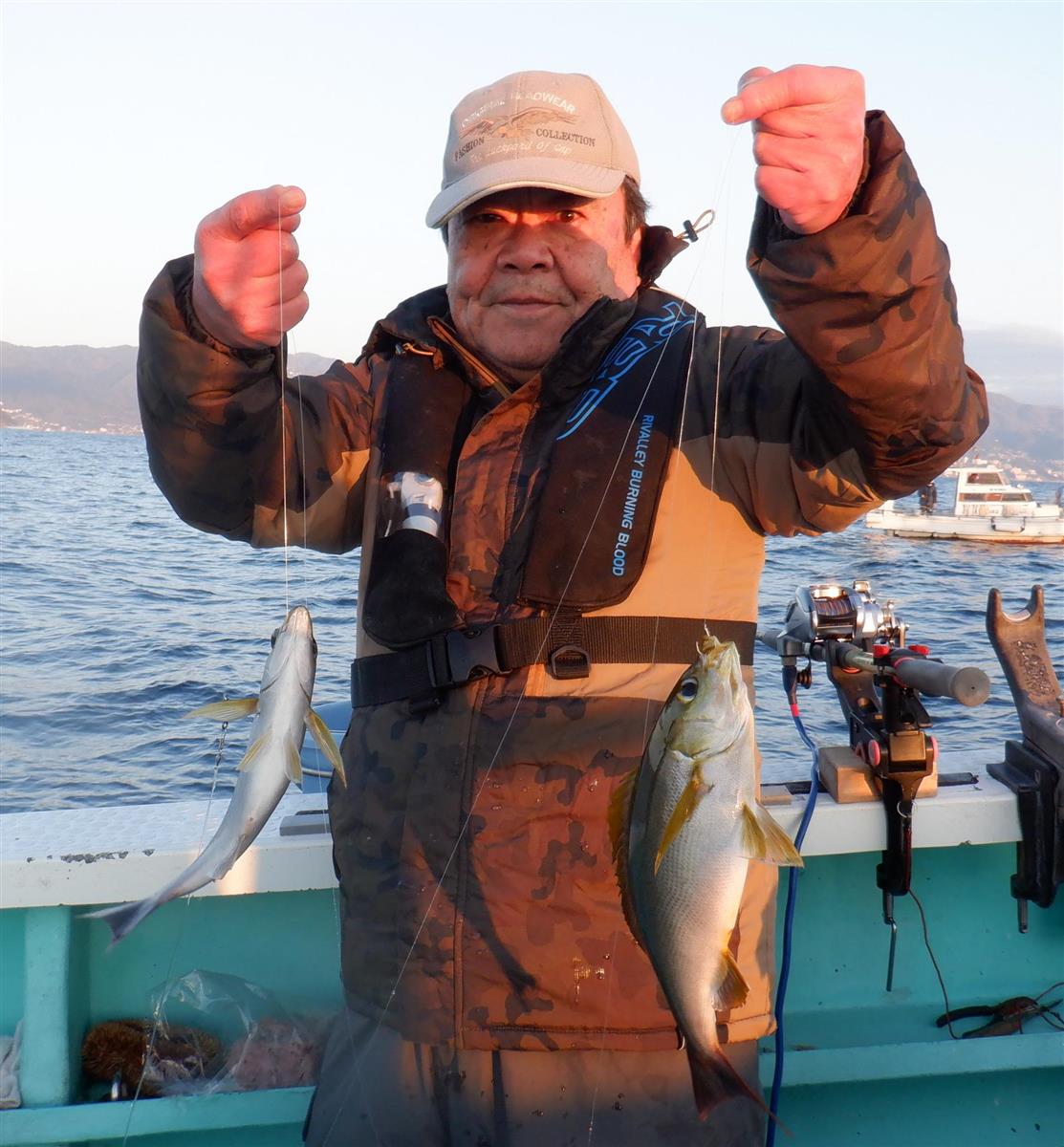 イサキ春本番 入れ食いモーニングタイムを満喫 東伊豆 初島沖 1 2ページ サンスポ