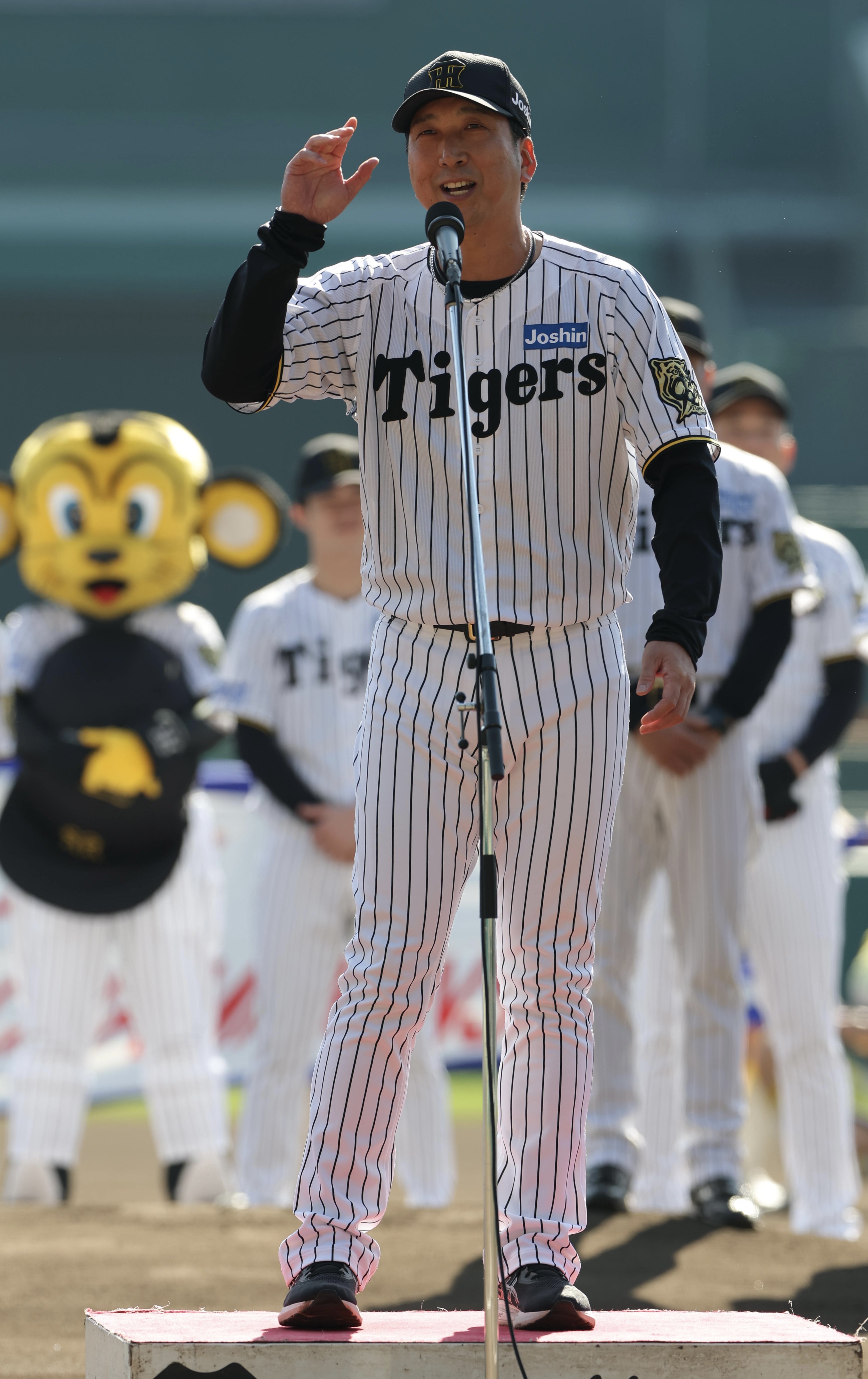 阪神・藤川球児監督がファン感で日本一奪回を決意「甲子園球場が私に