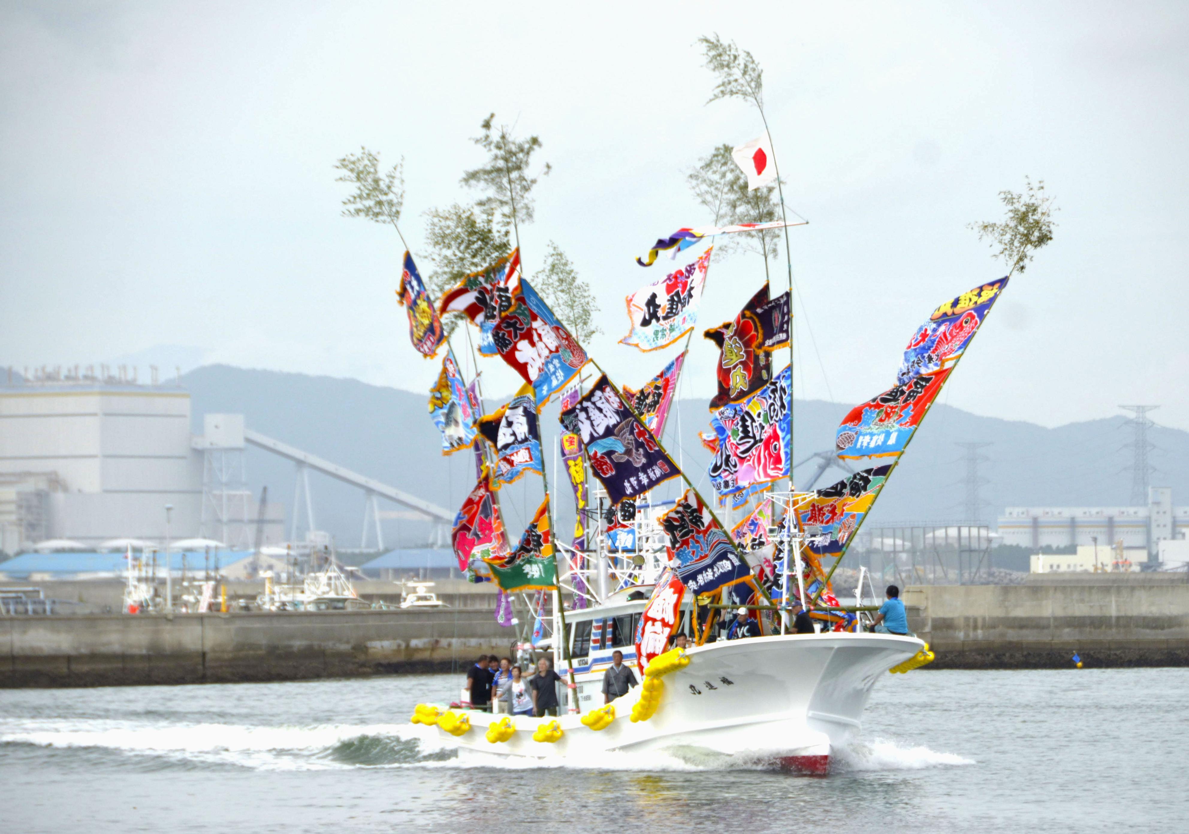 フォト】「おいしい魚取り続けるのみ」 福島・相馬で漁船進水式 - 産経