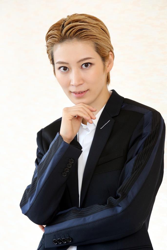 宝塚歌劇団 星組 瀬央ゆりあさん 暁千星さん コラボ写真集