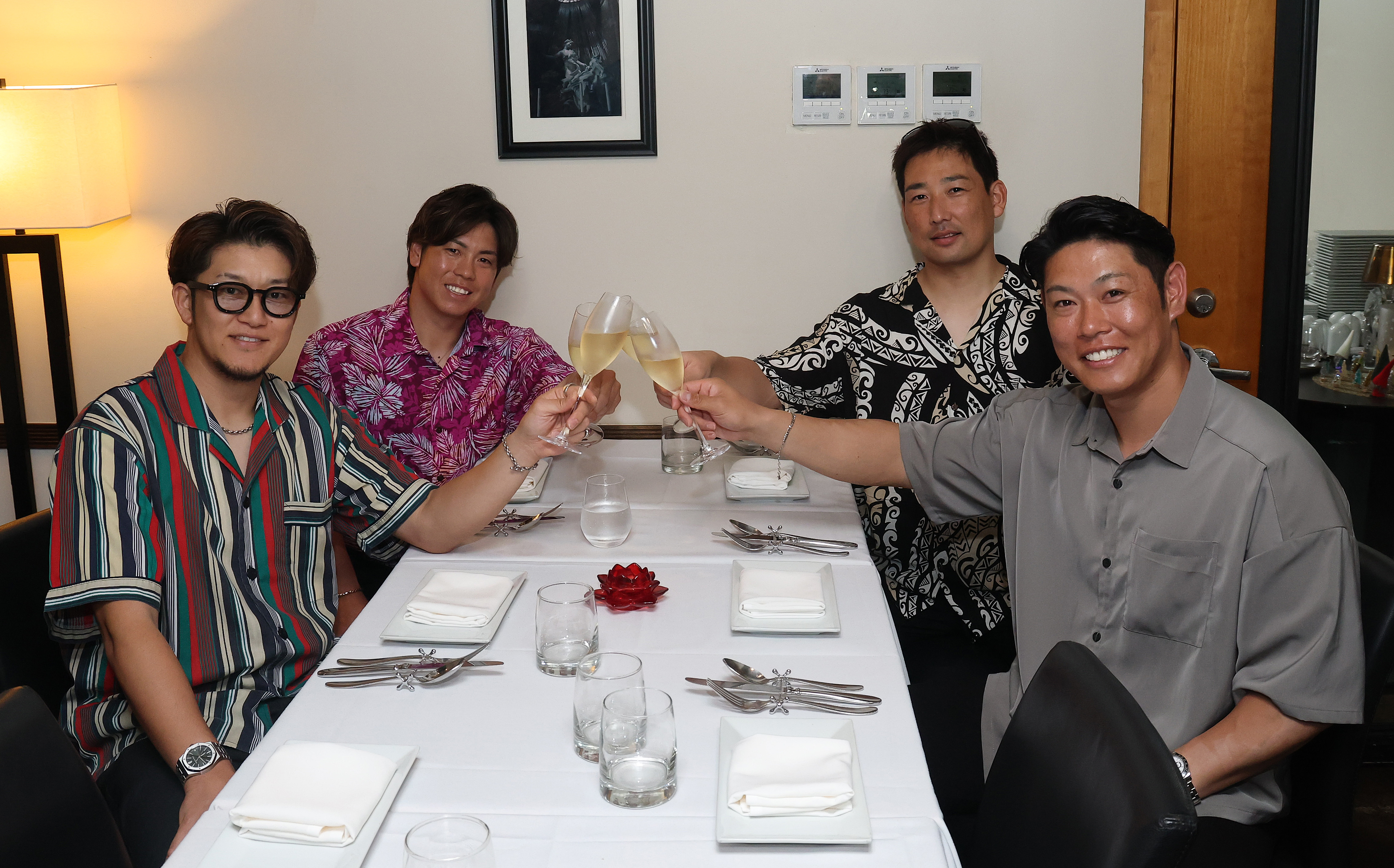 阪神・梅野隆太郎がハワイで原口、岩崎、岩貞と同期会「本当にこの機会