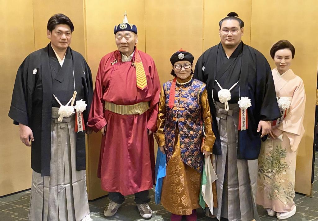 豊昇龍の綱取り 祖母が太鼓判、朝青龍に「どんどん似てきている