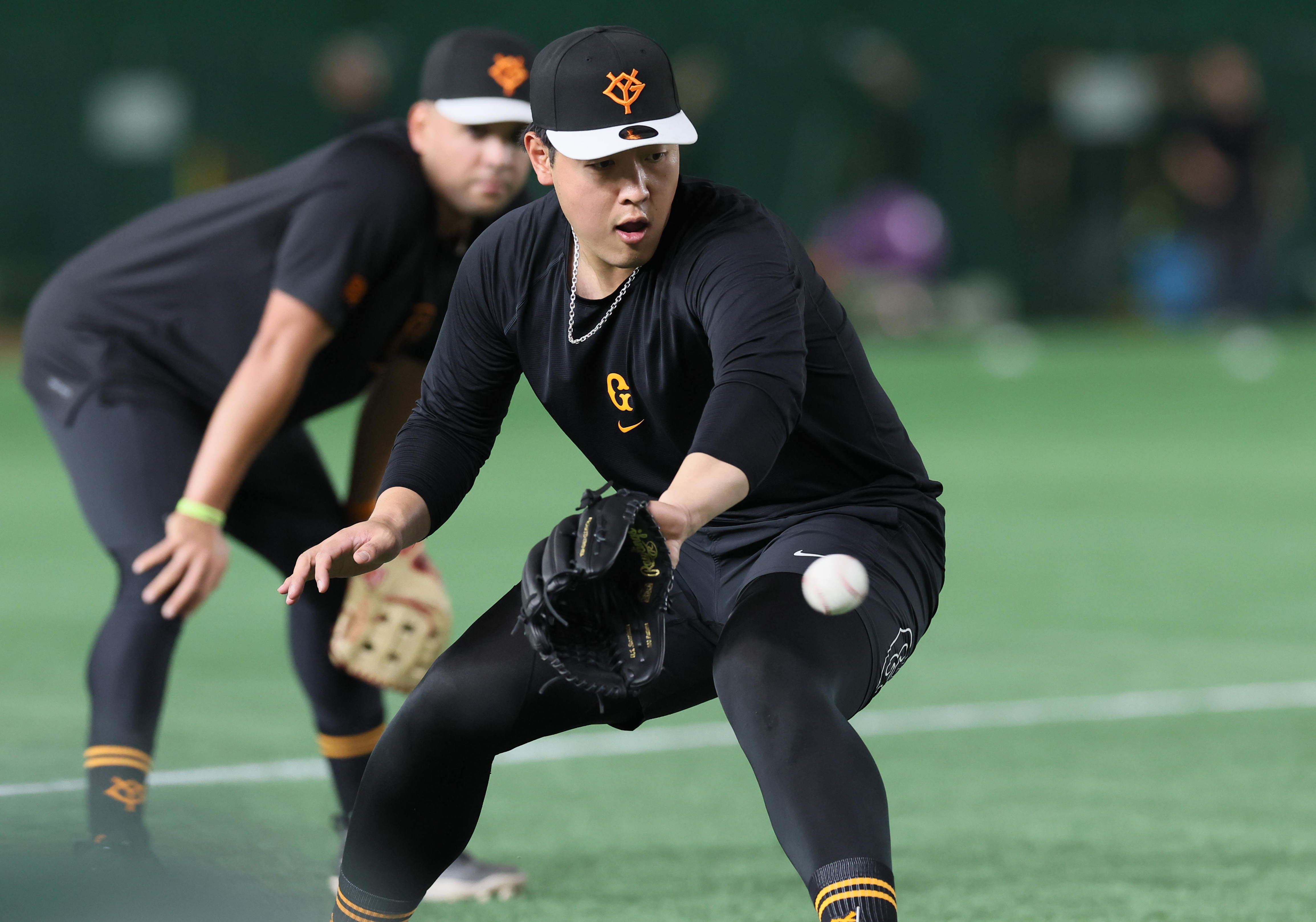 巨人・岡本和真、三塁でも守備練習 坂本勇人がDHで出場するパターン