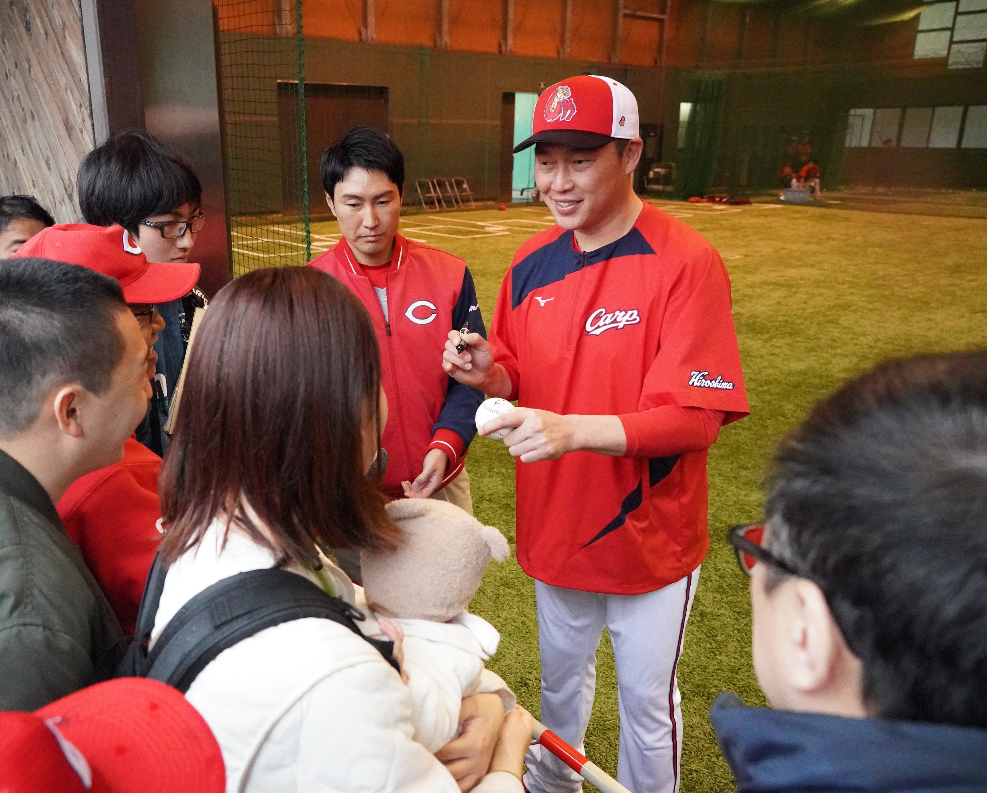 球界ここだけの話（3586）】広島・新井貴浩監督、サインに「感謝」を