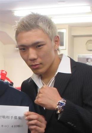 亀田三兄弟のいとこ京之介がデビュー戦ｔｋｏ負け 控え室で号泣 ｂｏｘ サンスポ
