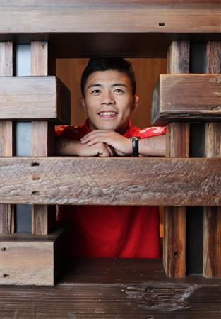 サンスポ 日体大 表彰台の頂点で国歌を聴く レスリング 文田 誓いの年賀状 サンスポ