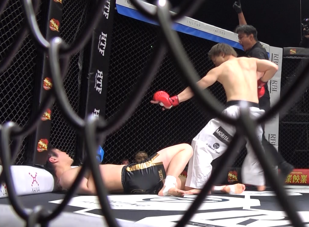 ブレイキングダウン14】大野篤貴が空手界のレジェンド小宮山工介にTKO
