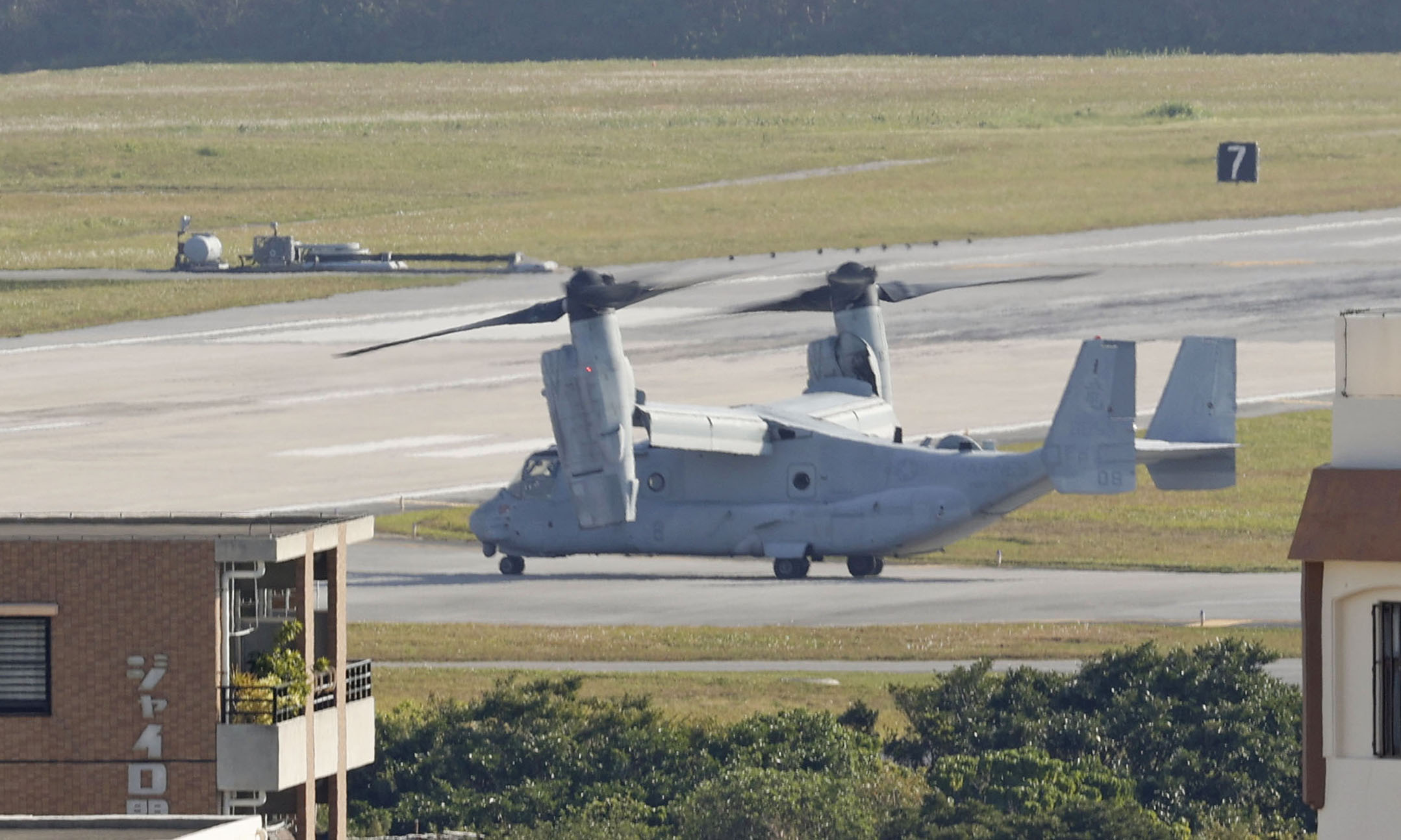 米軍　実物　オスプレイ　ヘリ　窓　② 送料無料 米軍 実物 オスプレイ ヘリ 窓 送料無料