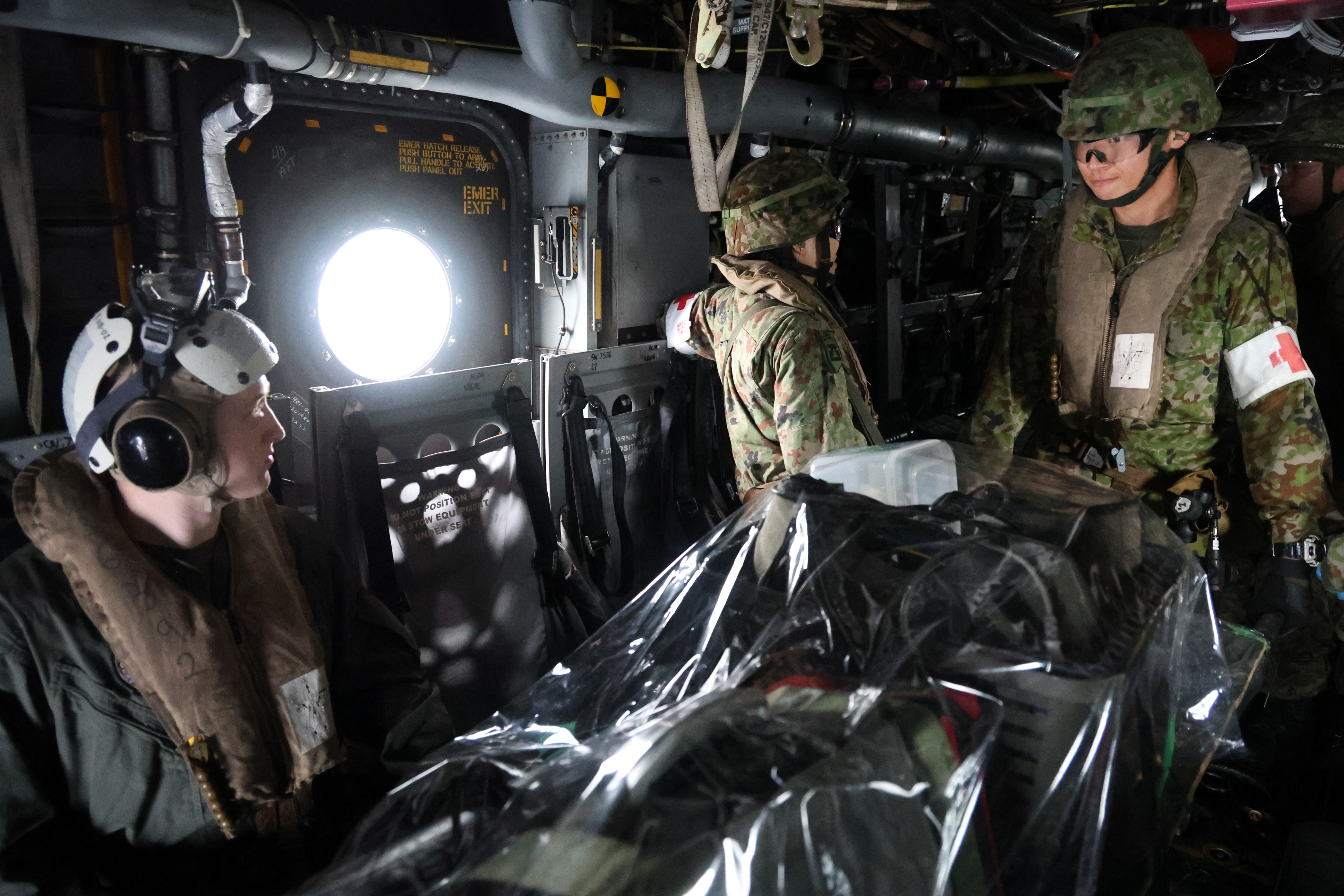 陸自と海兵隊が負傷者をオスプレイで搬送 日米共同実動訓練、「航空後