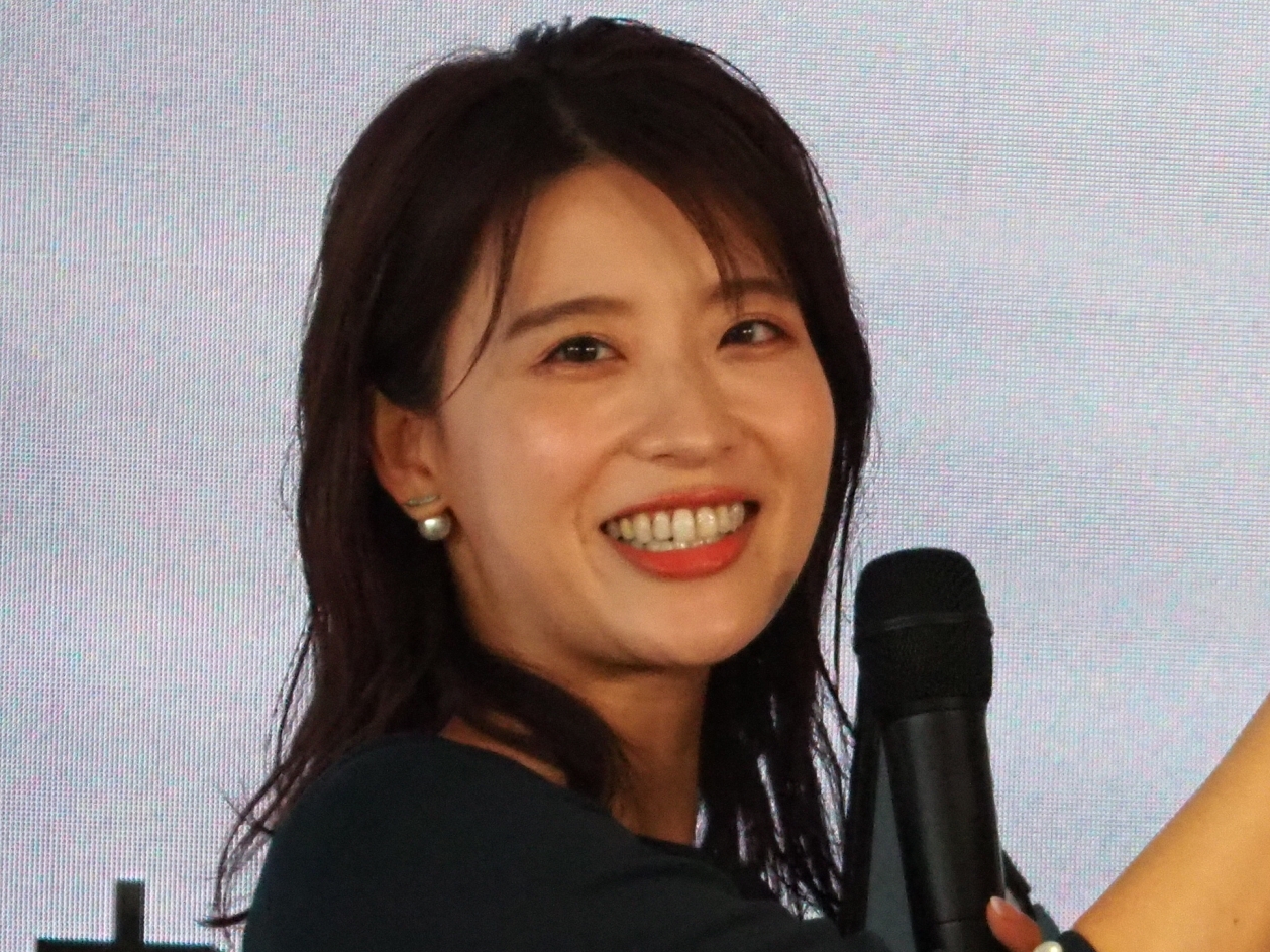 u*5様 日本テレビアナウンサー郡司恭子 直筆サイン入り色紙 u*5様 日本テレビアナウンサー郡司恭子 直筆サイン入り色紙 u*5