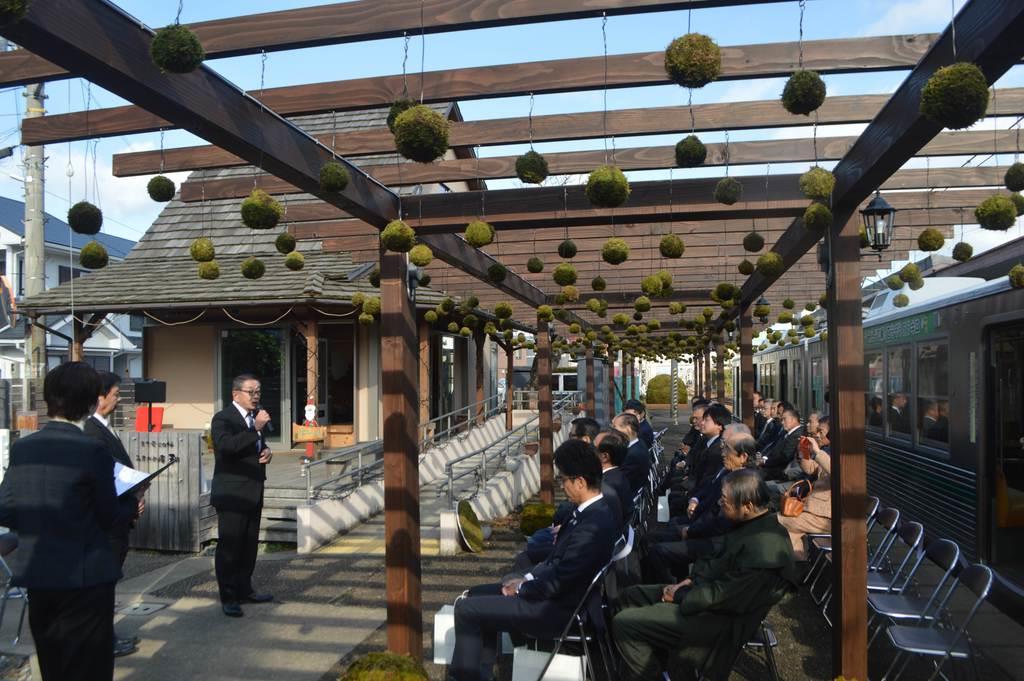 大阪に 苔玉の駅 登場 大小１０００個の苔玉 産経ニュース