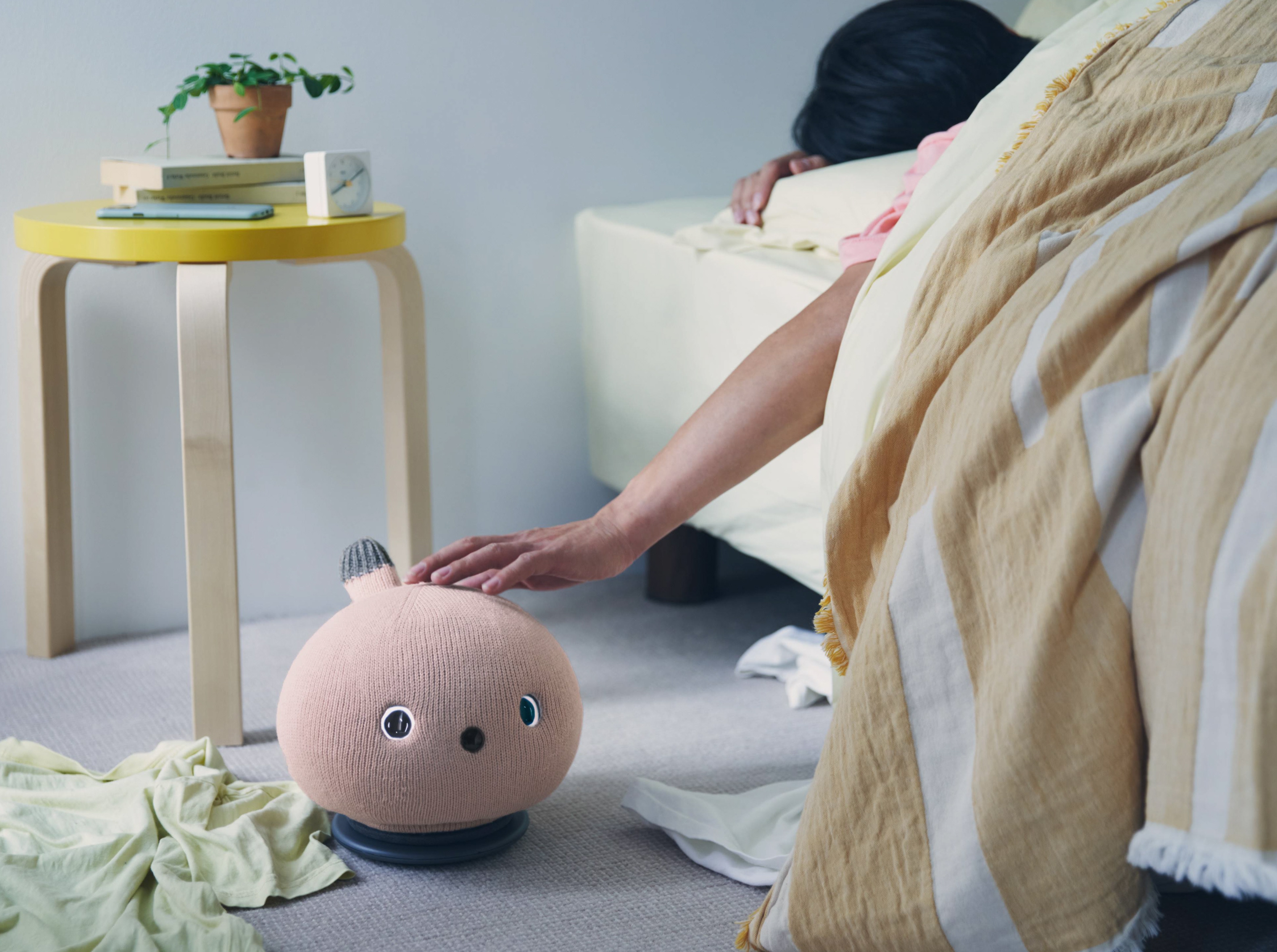 役に立たない」家庭向けロボ「ニコボ」 パナソニックが5月発売 - 産経