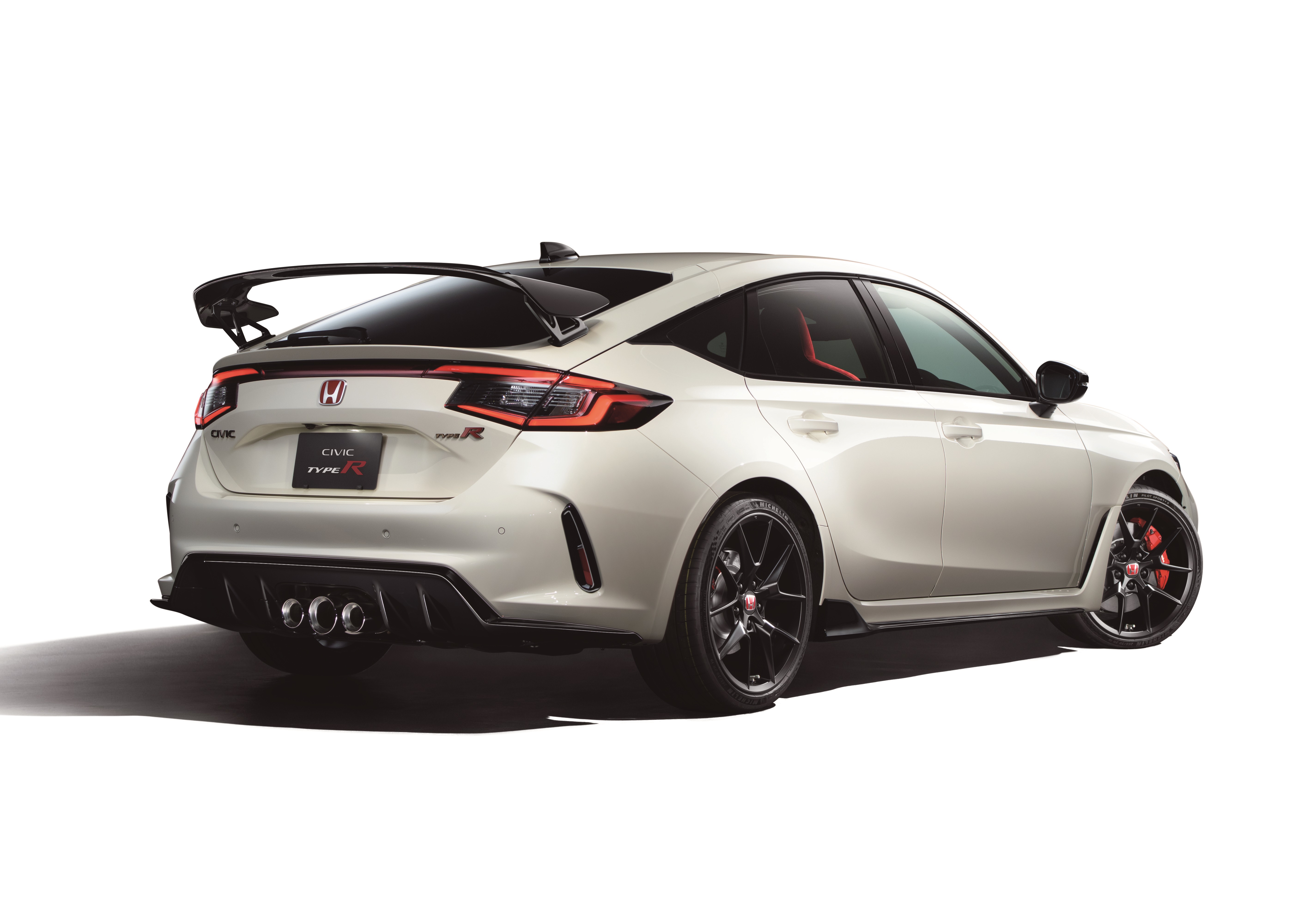 シビック「TYPE R」ついに初公開！ ネットは「歴代No．1の