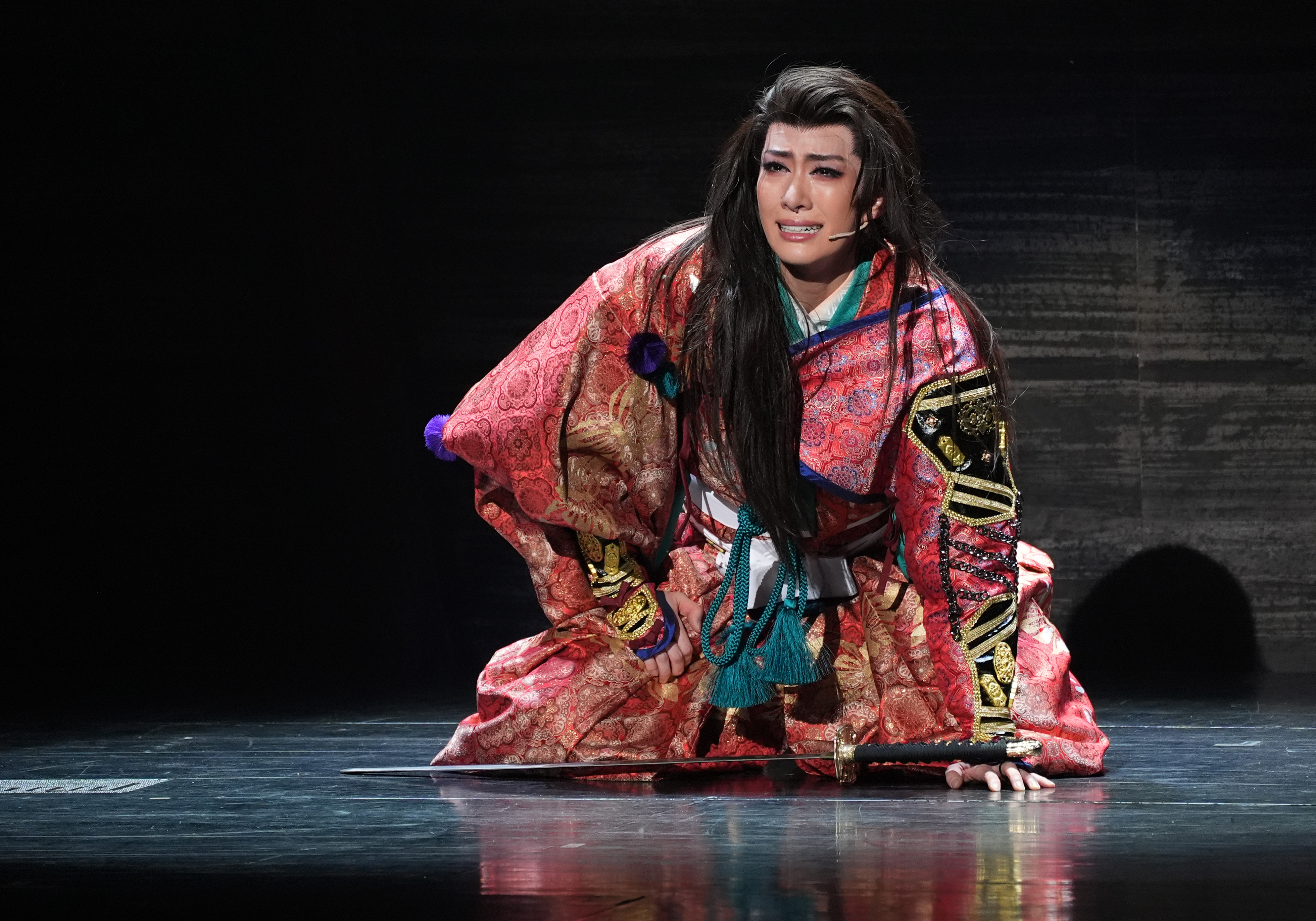 盛者必衰の一大絵巻 永久輝せあ率いる花組が総力で描く 宝塚歌劇団「蒼