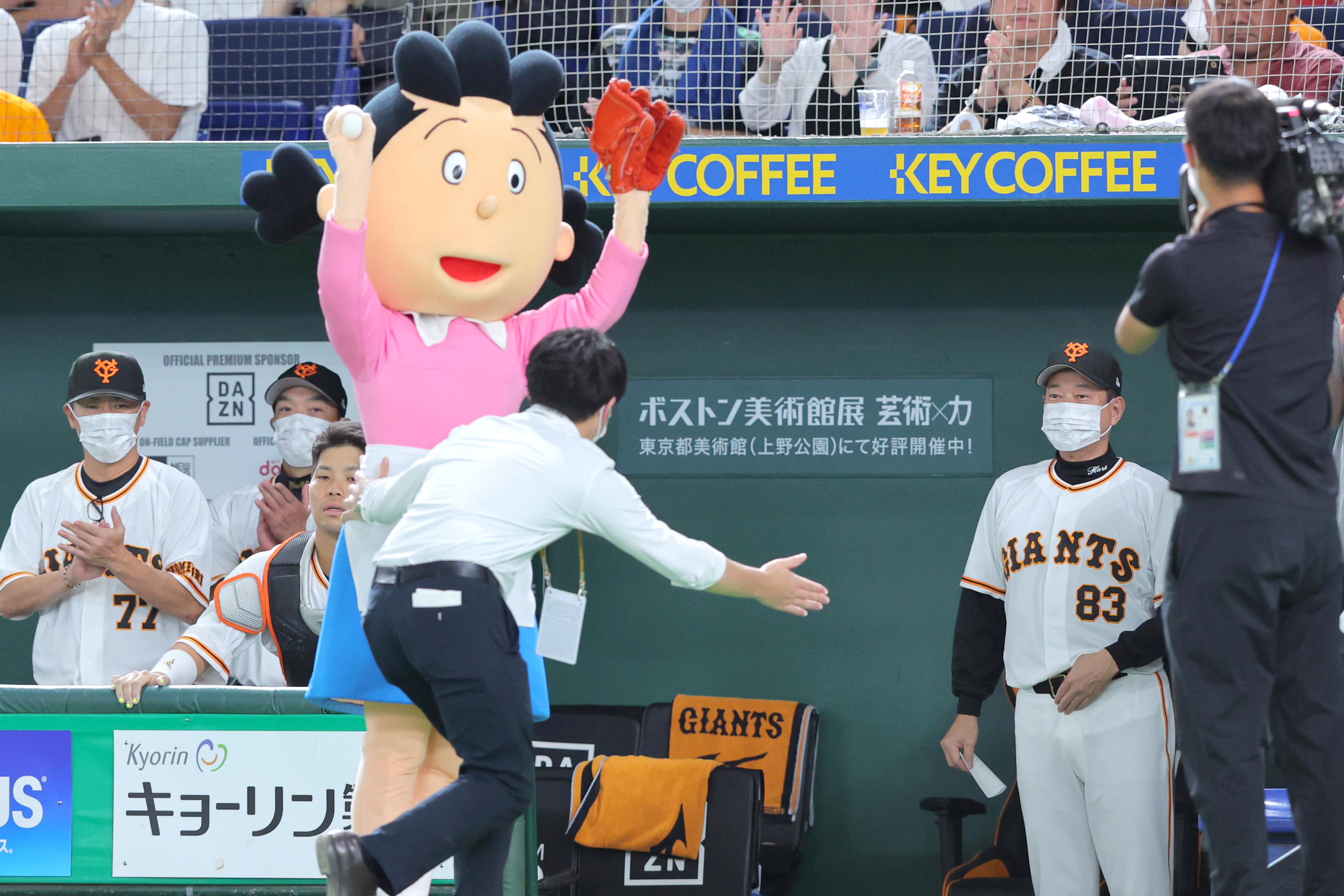 サザエさんが始球式 土曜日の東京ドームに登場（写真・画像 11/11