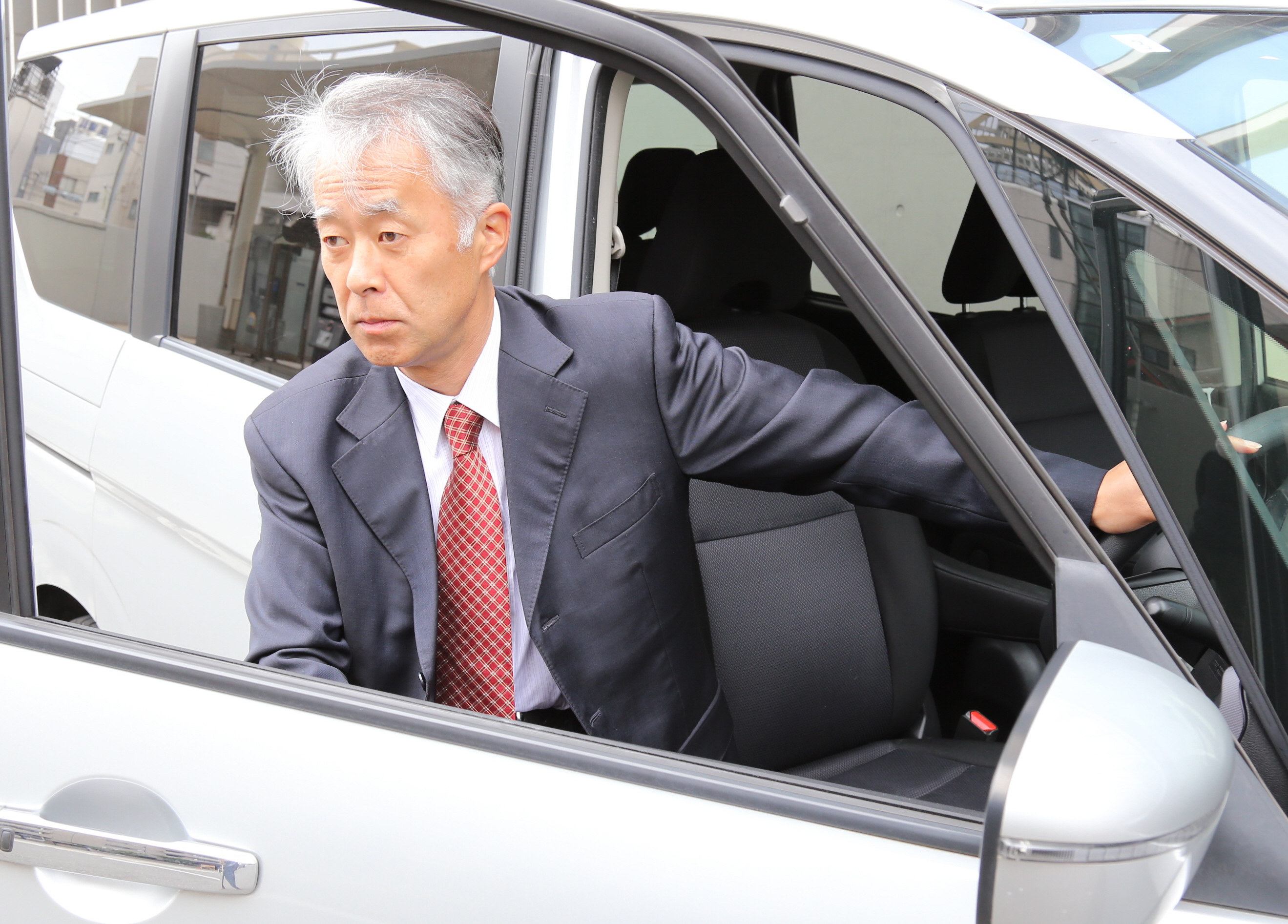 警衛警備のまとめ 青森県警察本部 裸本 昭和52年 ＜シミ多数有り、
