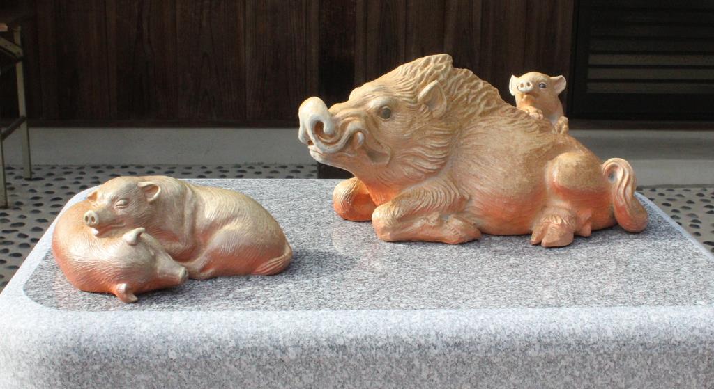 イノシシゆかりの岡山の神社、「撫で猪」登場 - 産経ニュース