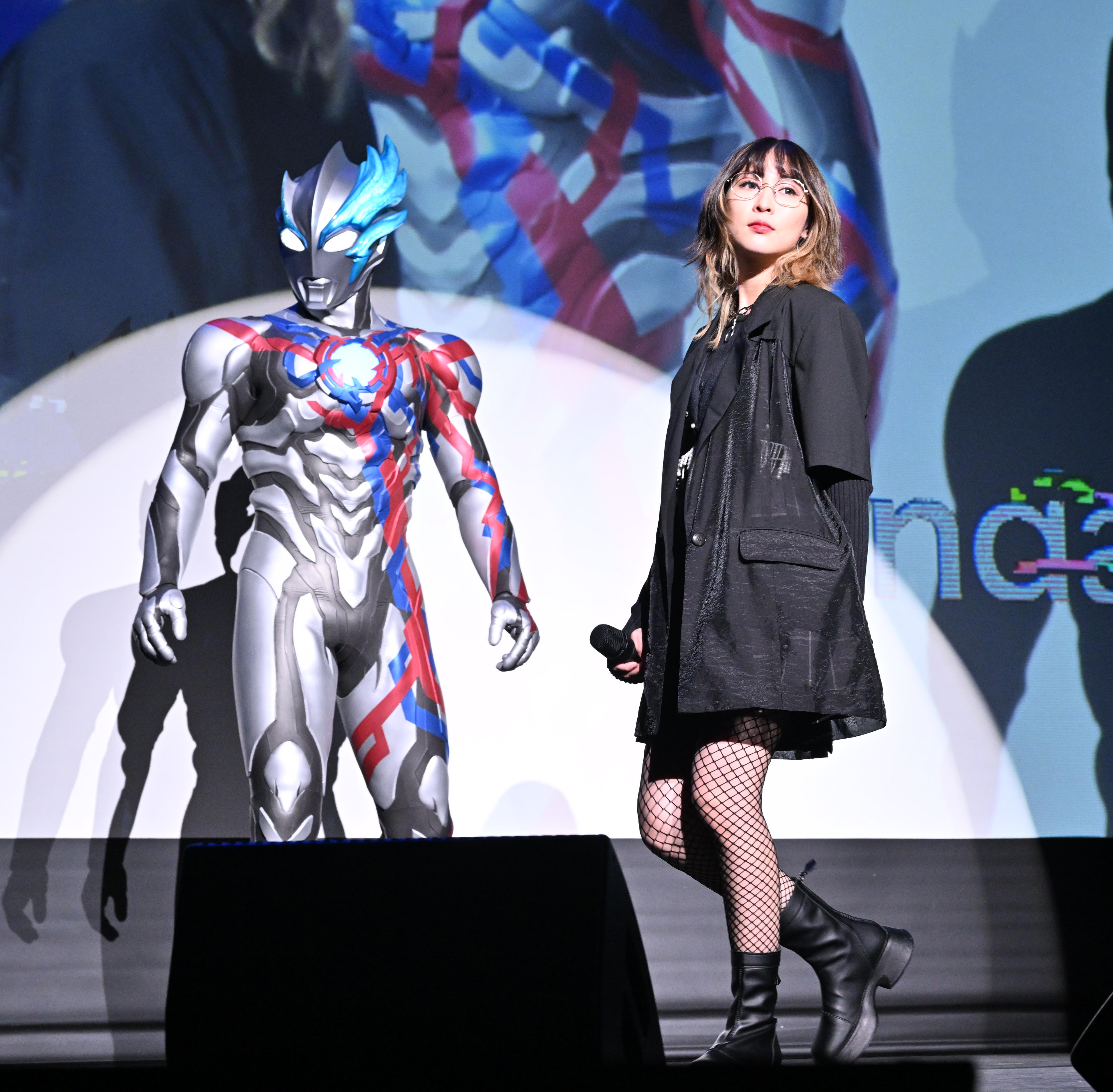 蕨野友也、ウルトラマンブレーザー変身ポーズ初披露 7・8～テレ東系