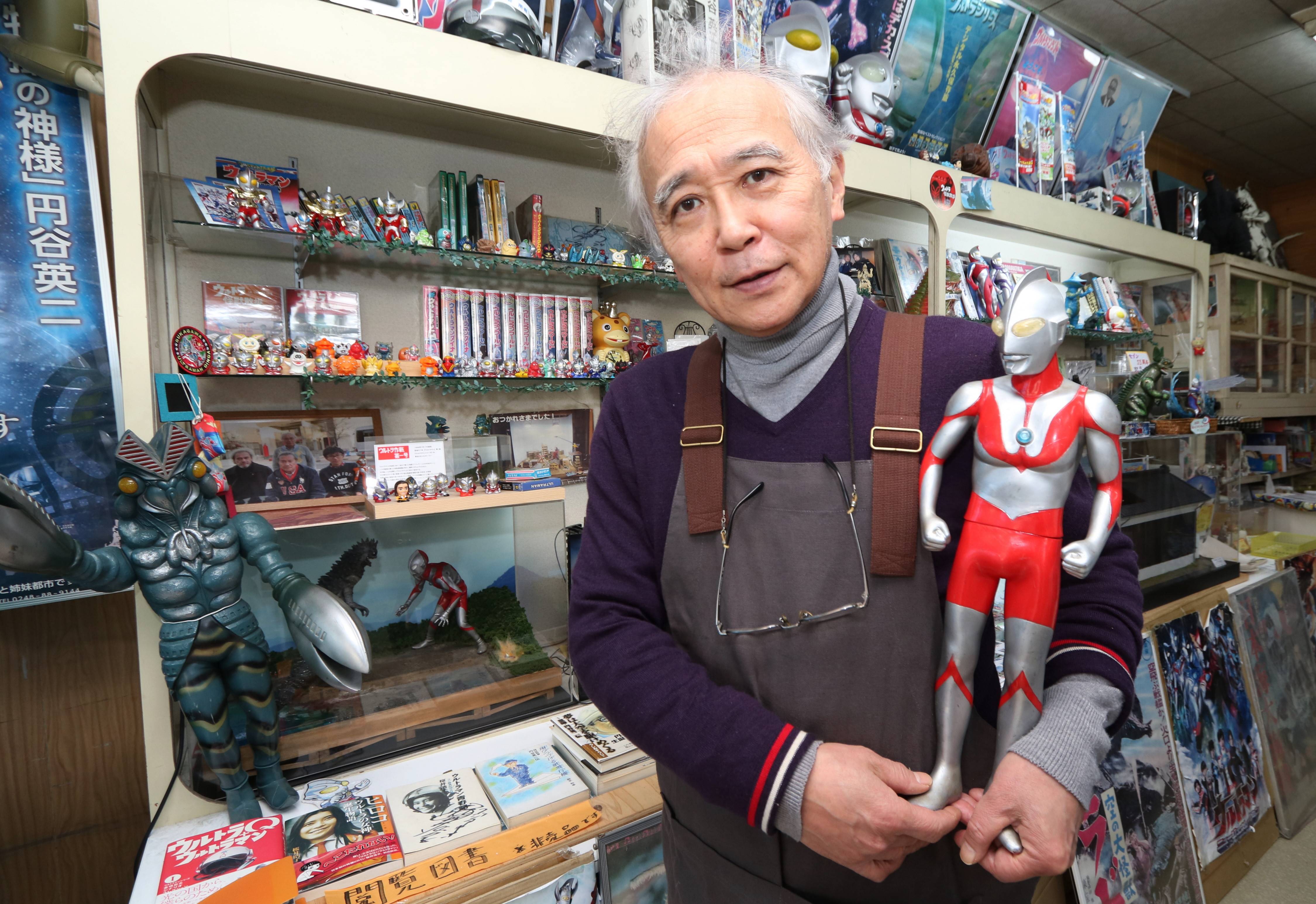 新品未開封　限定生産300個 1/12 円谷英二氏とウルトラマン スタチュー 新品未開封 限定生産300個 1/12 円谷英二氏とウルトラマン スタチュー