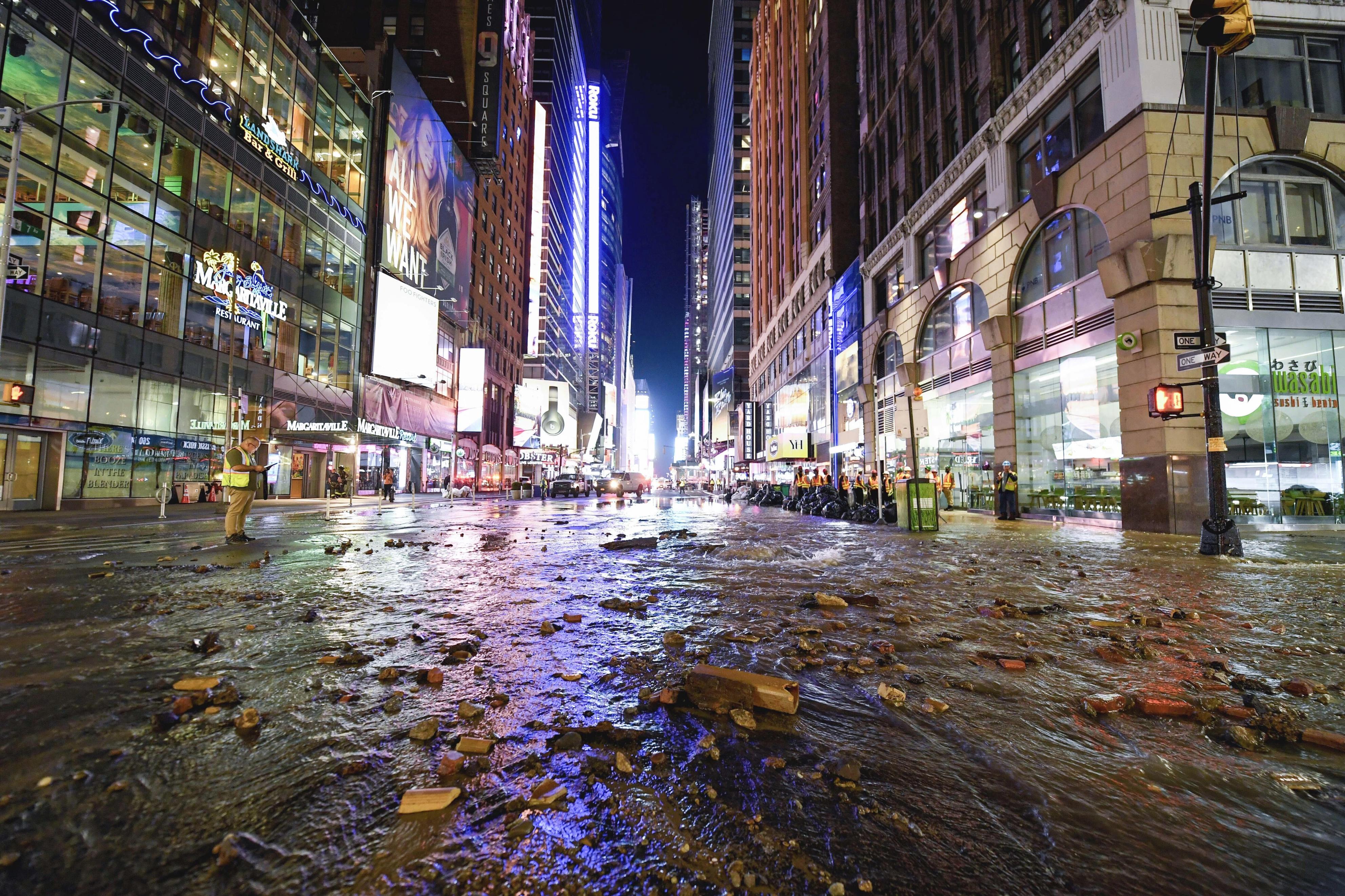 タイムズスクエア水浸しに ＮＹ、地下鉄駅にも - 産経ニュース
