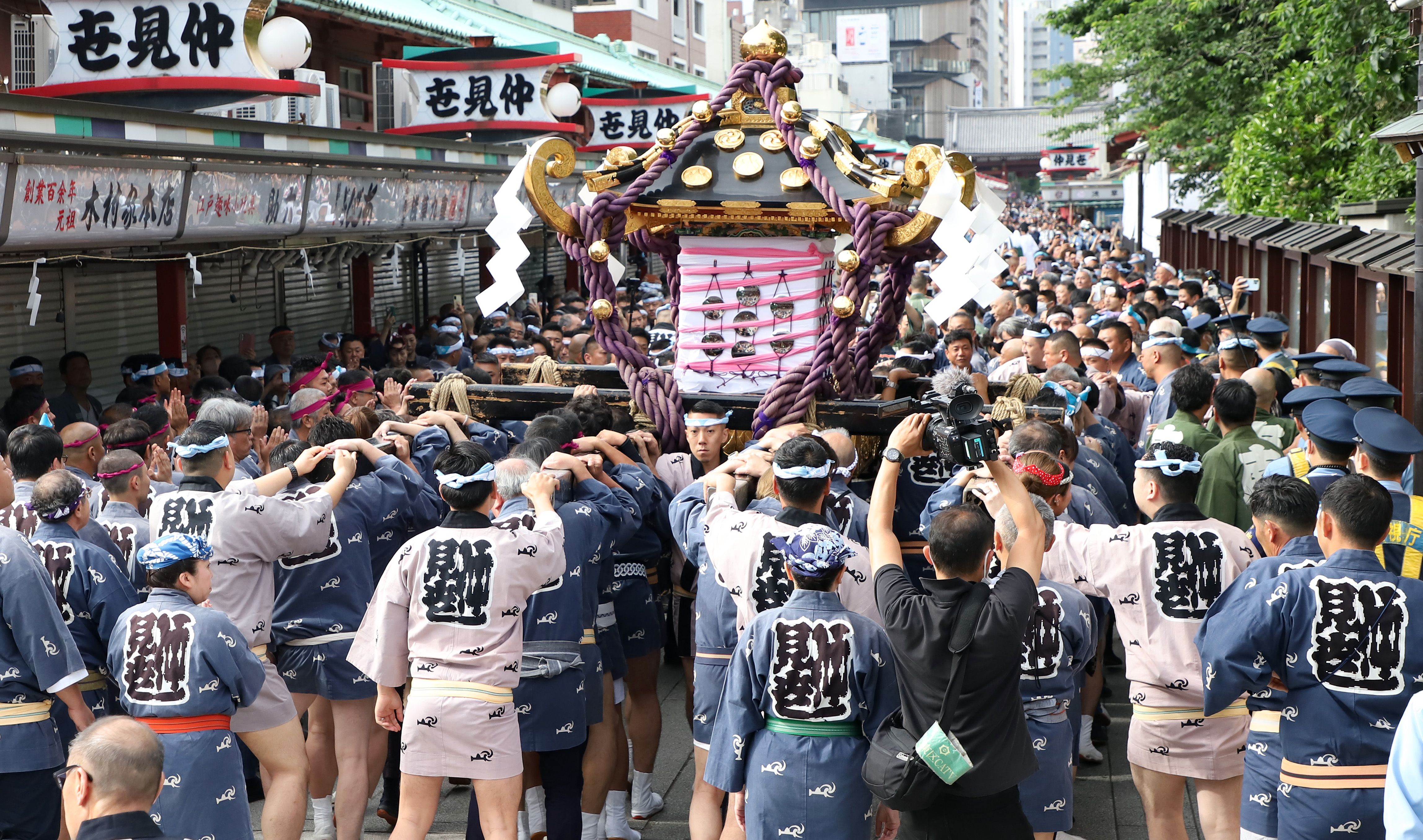 三社祭　神輿　浅草　　宮出し　浅草神社　入手困難 動画】【フォト＆動画】三社祭で「宮出し」 4年ぶりの本格開催 - 産経