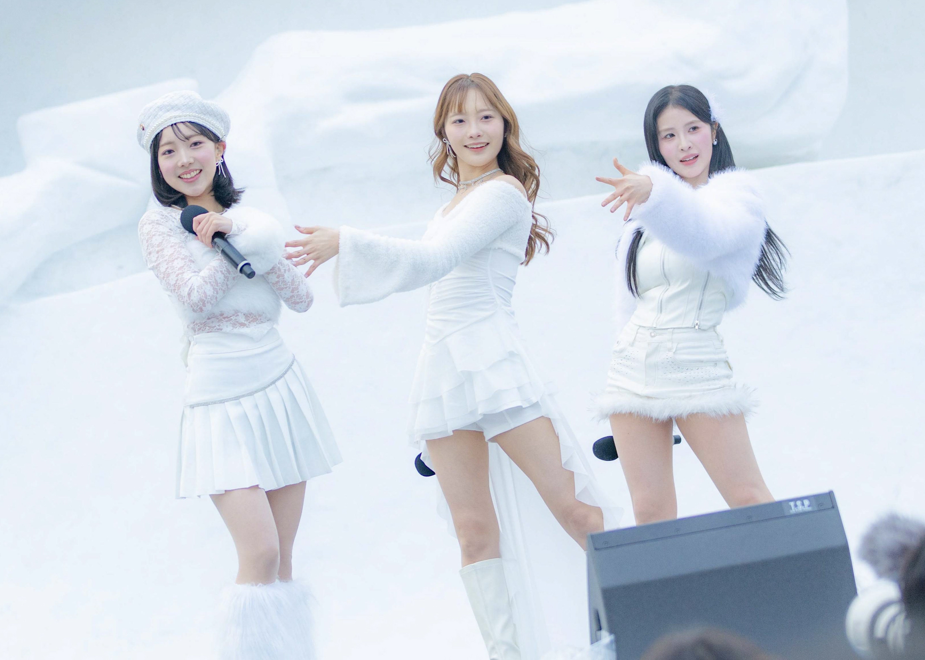 UNICODEと2FACEがさっぽろ雪まつりに登場 日韓股にかける女性グループ2