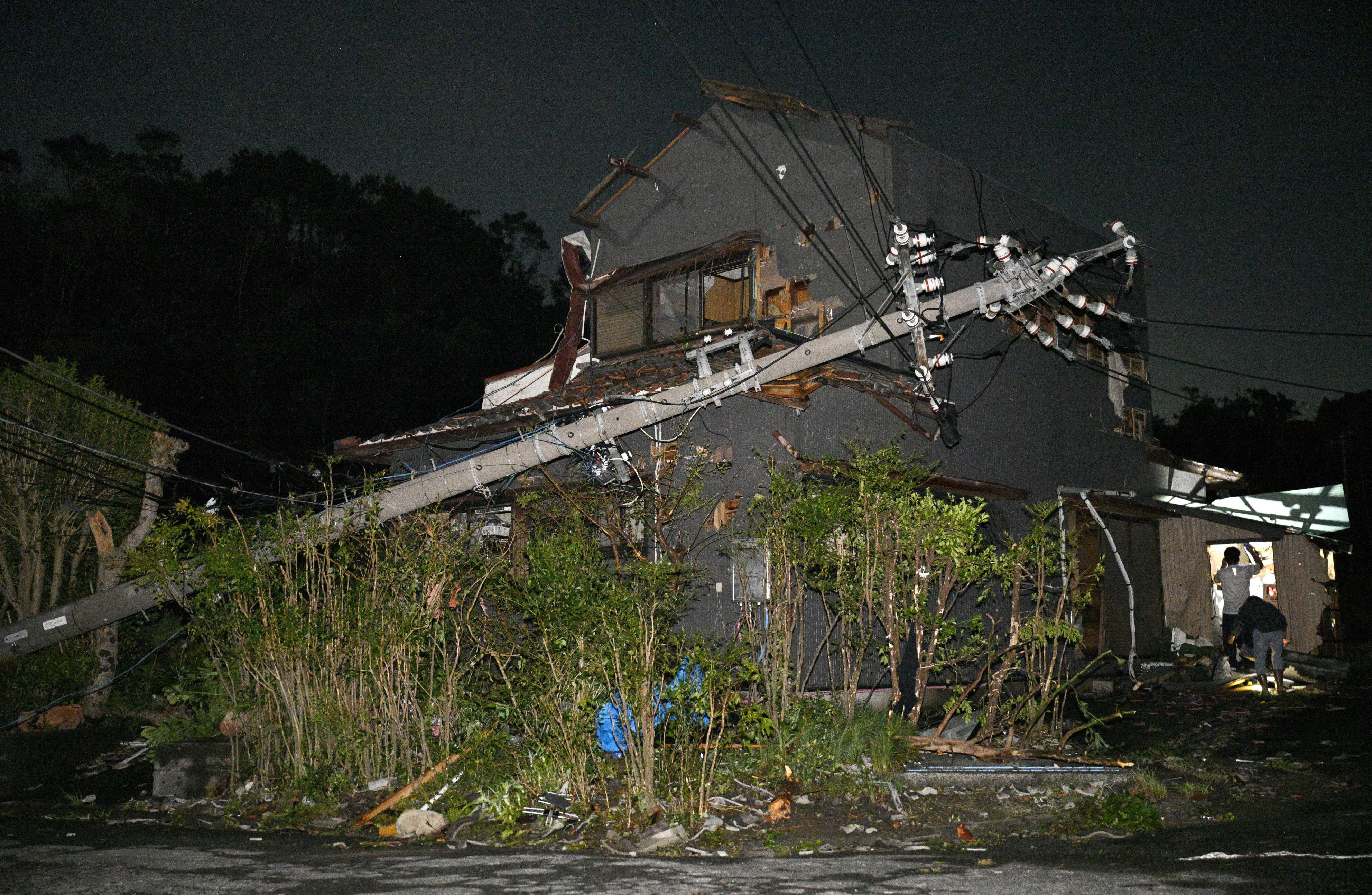 台風15号通過の静岡で突風「竜巻」か 40棟が全半壊し20人超けが