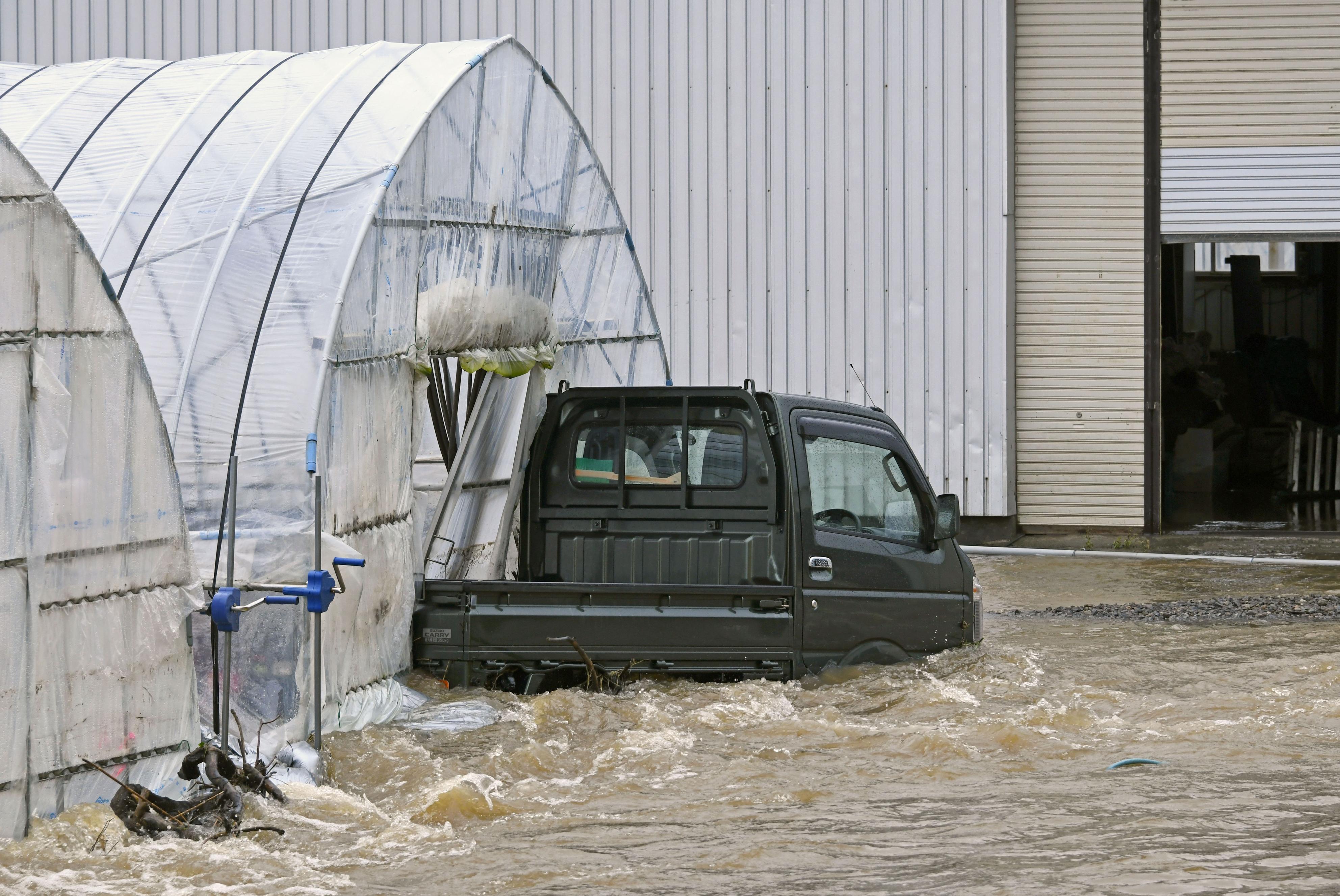 旭川で河川氾濫 住民救助 浸水被害 産経ニュース