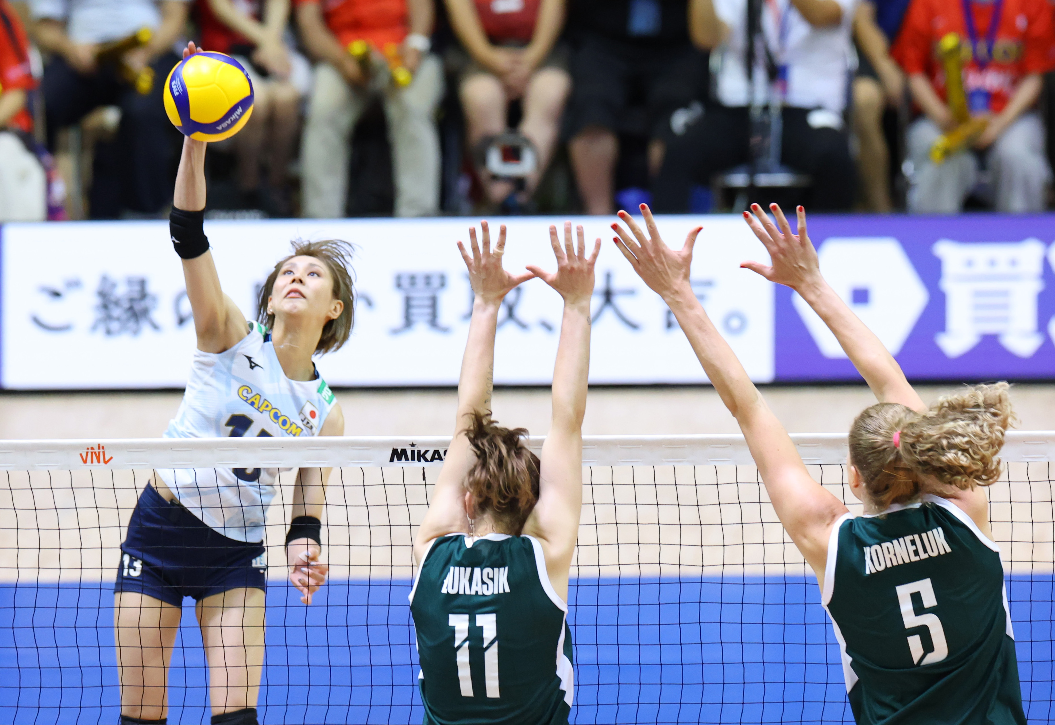 VNL女子バレー3位ポーランドVSブルガリア直筆サイン入り　バレーボール 女子日本代表、ポーランドに1-3で敗れ、4位で大会を終える VNL3