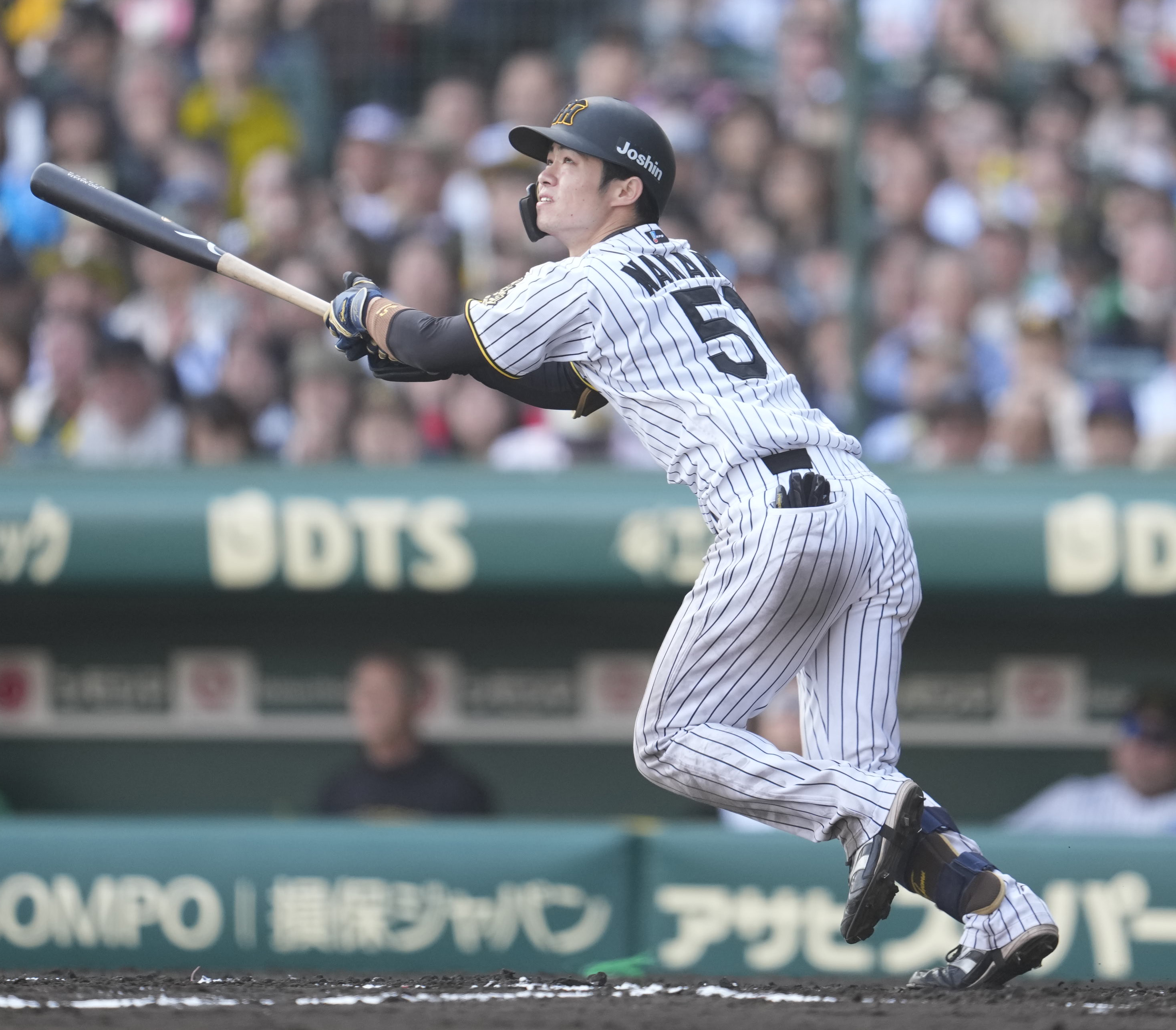 阪神、六回に敵失にも乗じ一挙4得点 中野拓夢は犠飛 佐藤輝明は適時