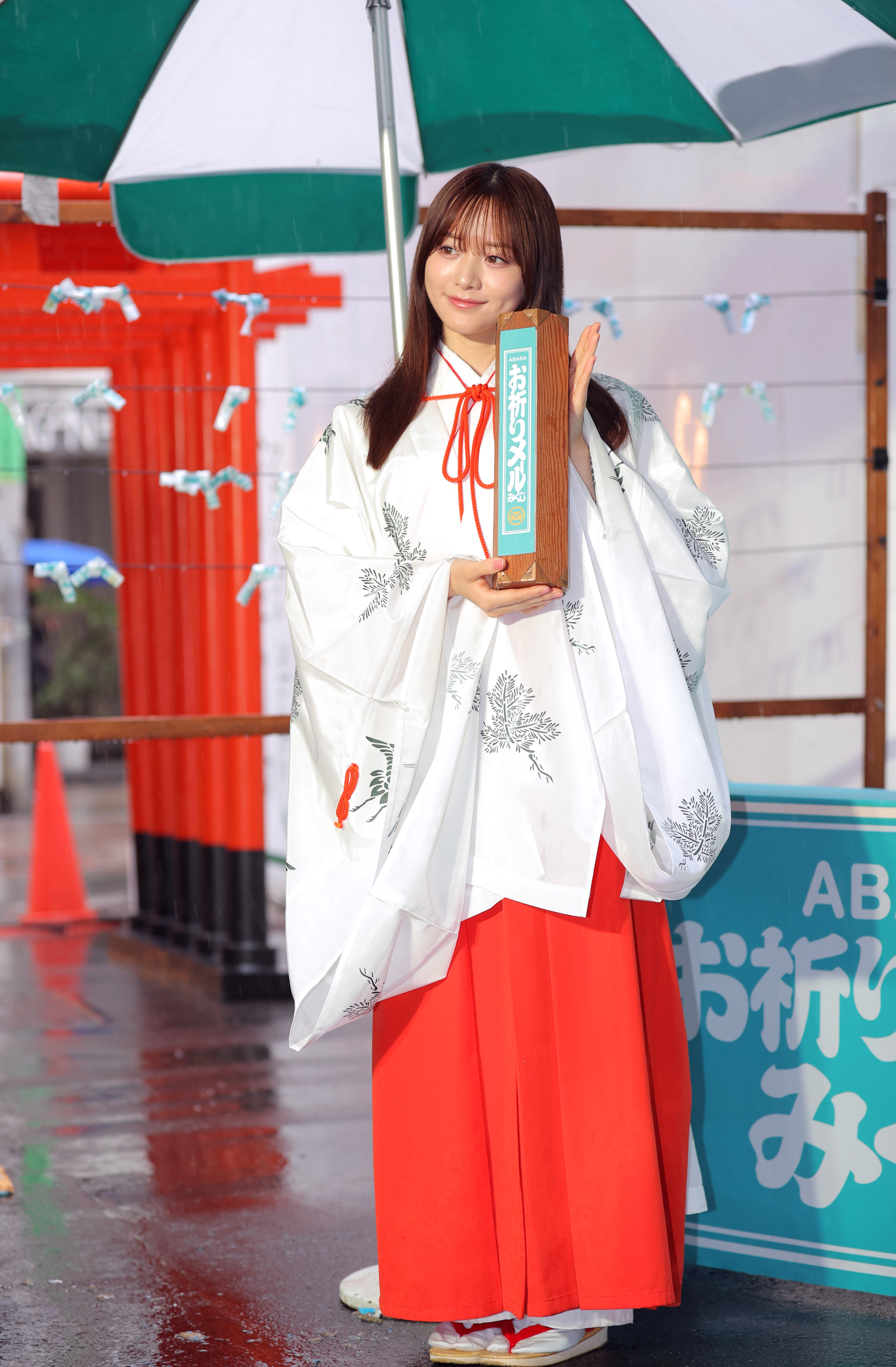 画像】森香澄、巫女姿でオリラジ藤森の幸せ〝お祈り〟 テレ東時代に