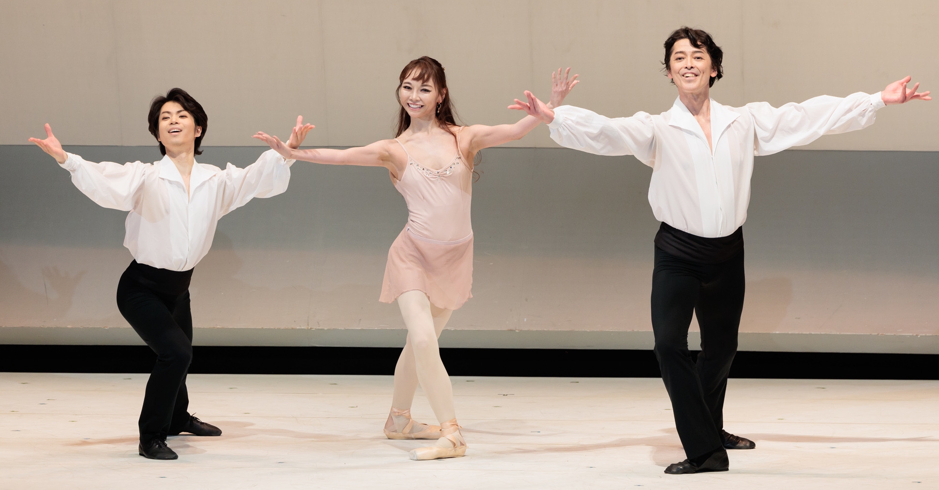 氷上去った町田樹が陸上でバレエを初披露 上野水香、高岸直樹と共演