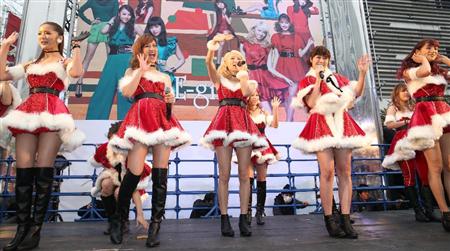 ｅ ｇｉｒｌｓ サンタ姿で新曲熱唱 ｍａｘ ｌｉｎａは寂しげ サンスポ