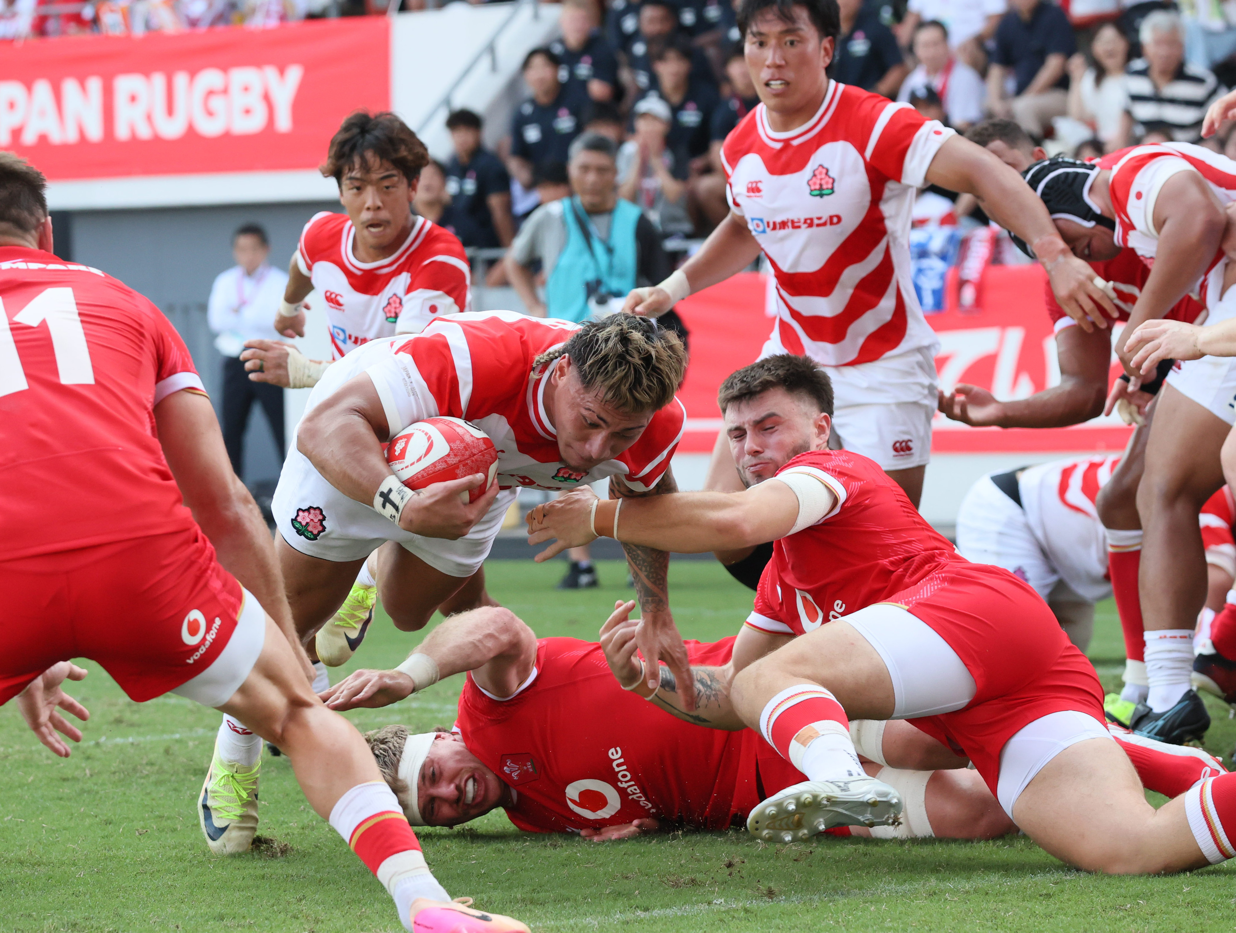 日本代表が対ウェールズ戦2013年以来の勝利 後半に12点差を逆転 - サンスポ