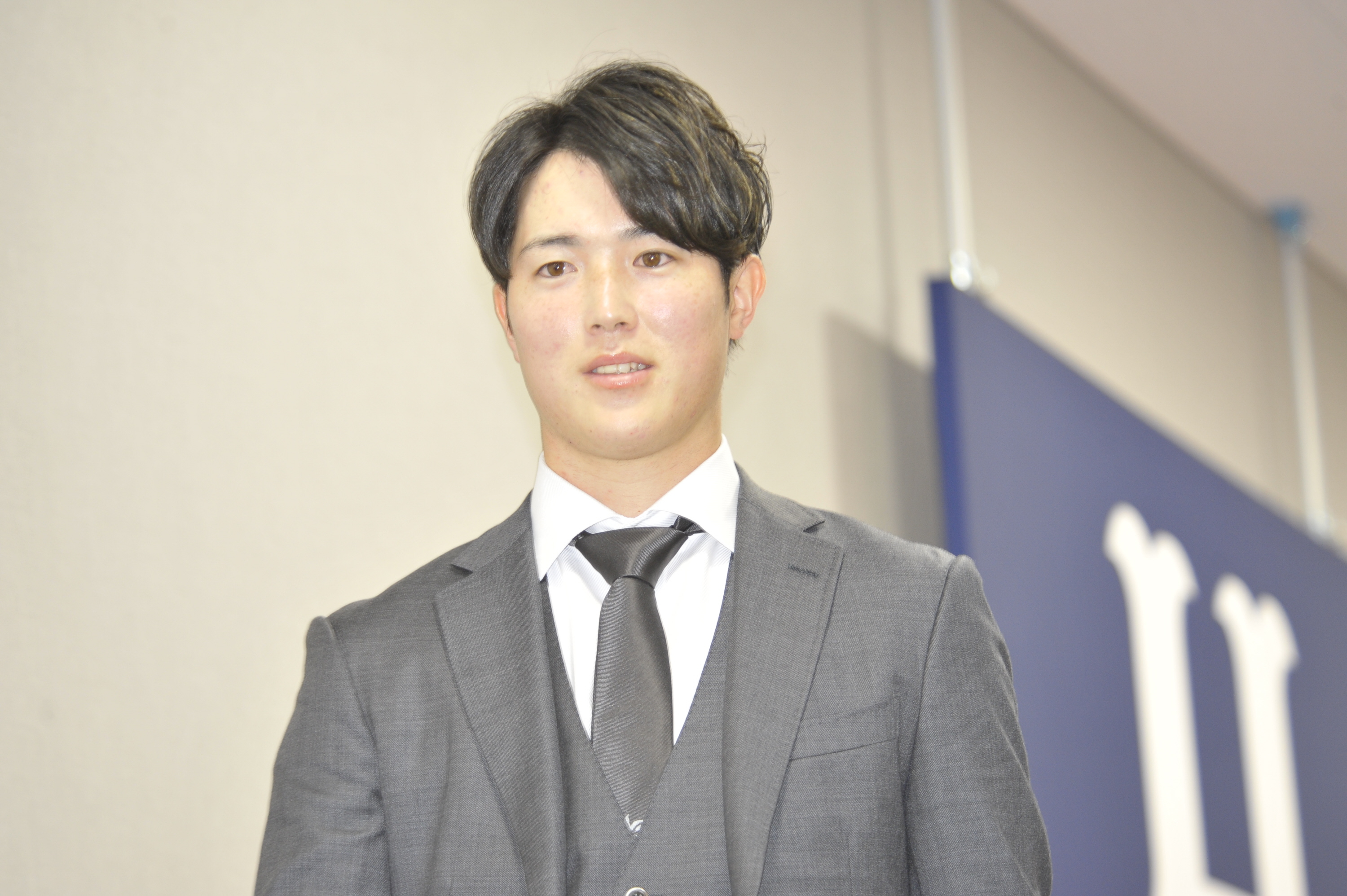 広島 森下暢仁が契約更改でサプライズ発表 今年結婚しました サンスポ