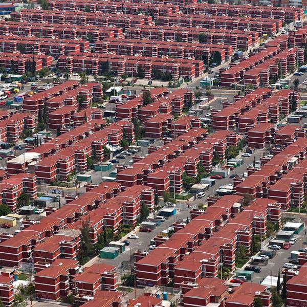 まるで シムシティ メキシコ郊外の新興住宅地を空撮 政府による無秩序な住宅計画で現れた異様な光景 2 3ページ 産経ニュース