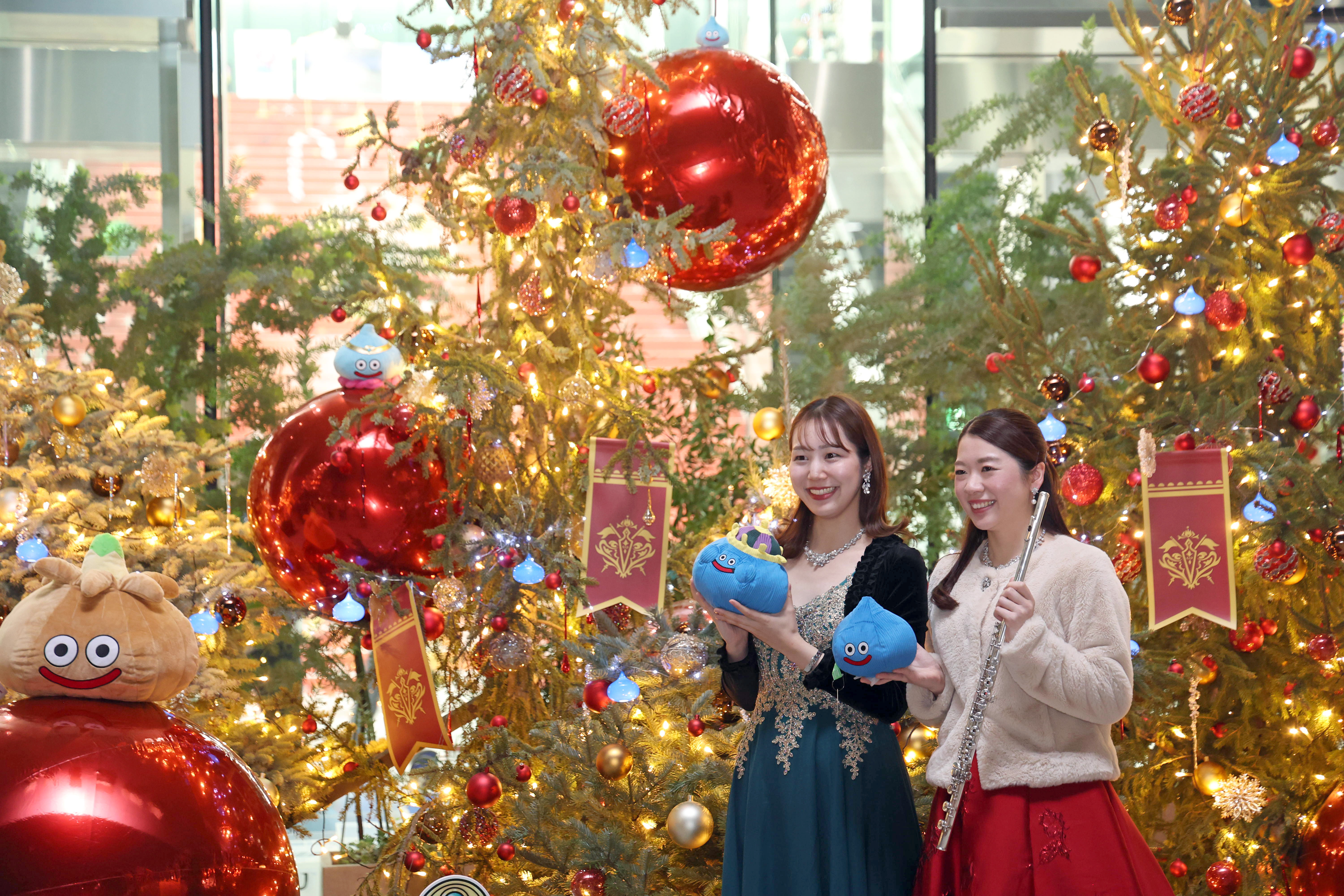 東京・南青山で「ドラクエ」のクリスマスイベント 8本のツリーに