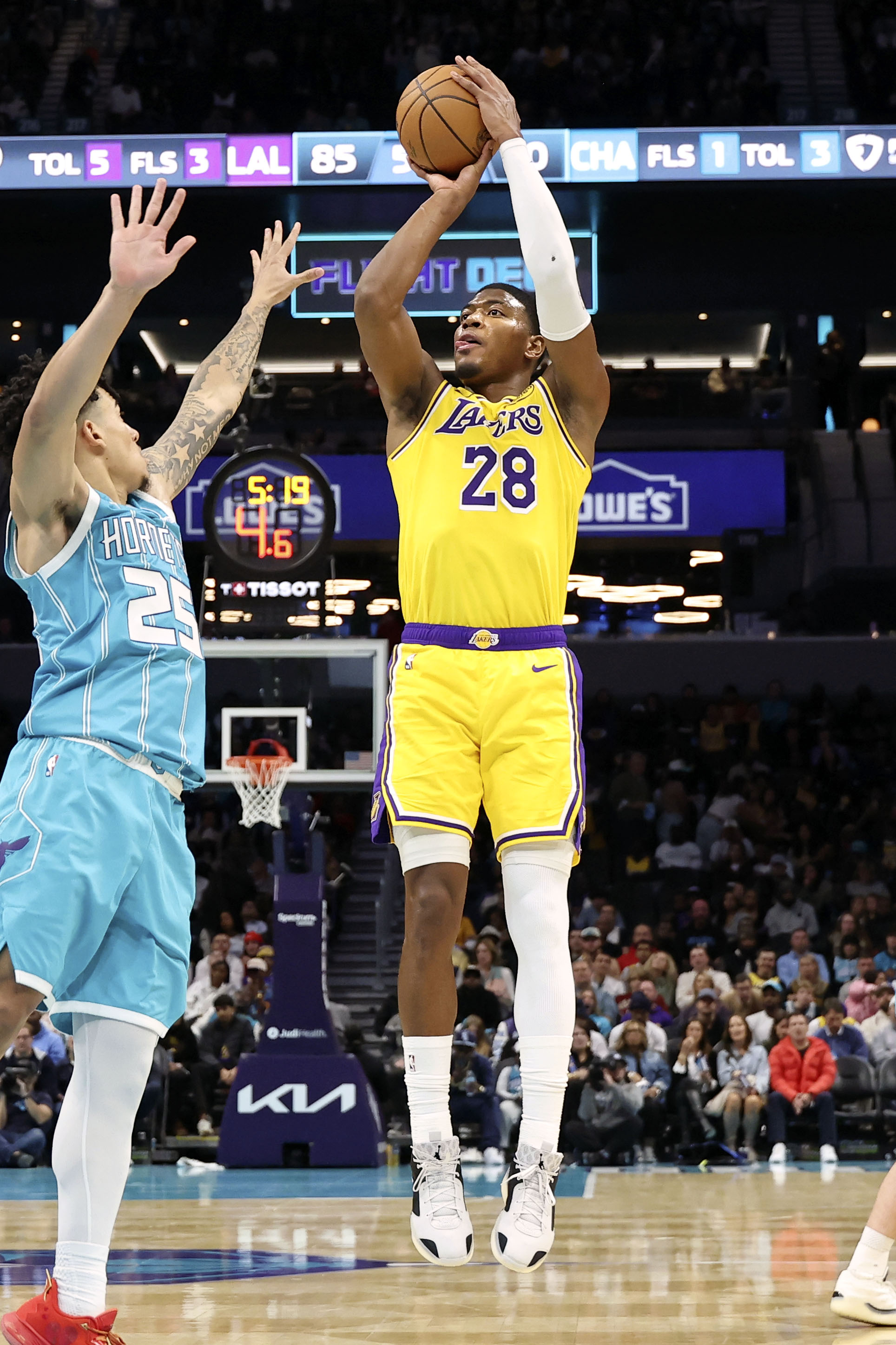 レーカーズの八村塁は21得点 敵地でホーネッツ戦 米プロバスケNBA