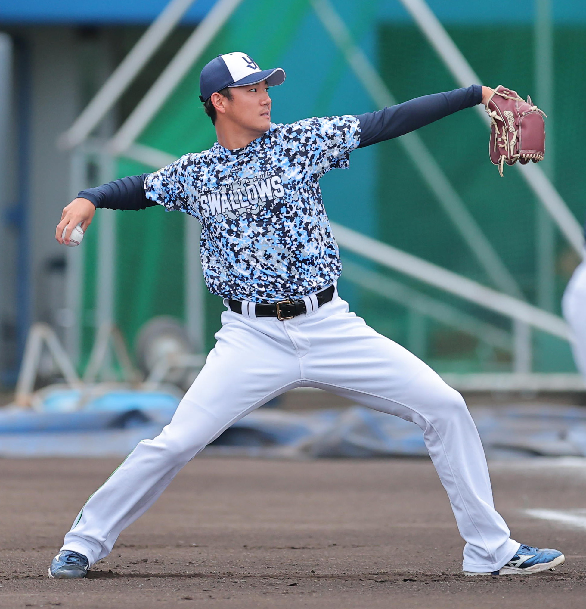 ヤクルト・奥川恭伸が大事をとって26日に帰京 高津監督「明日帰り