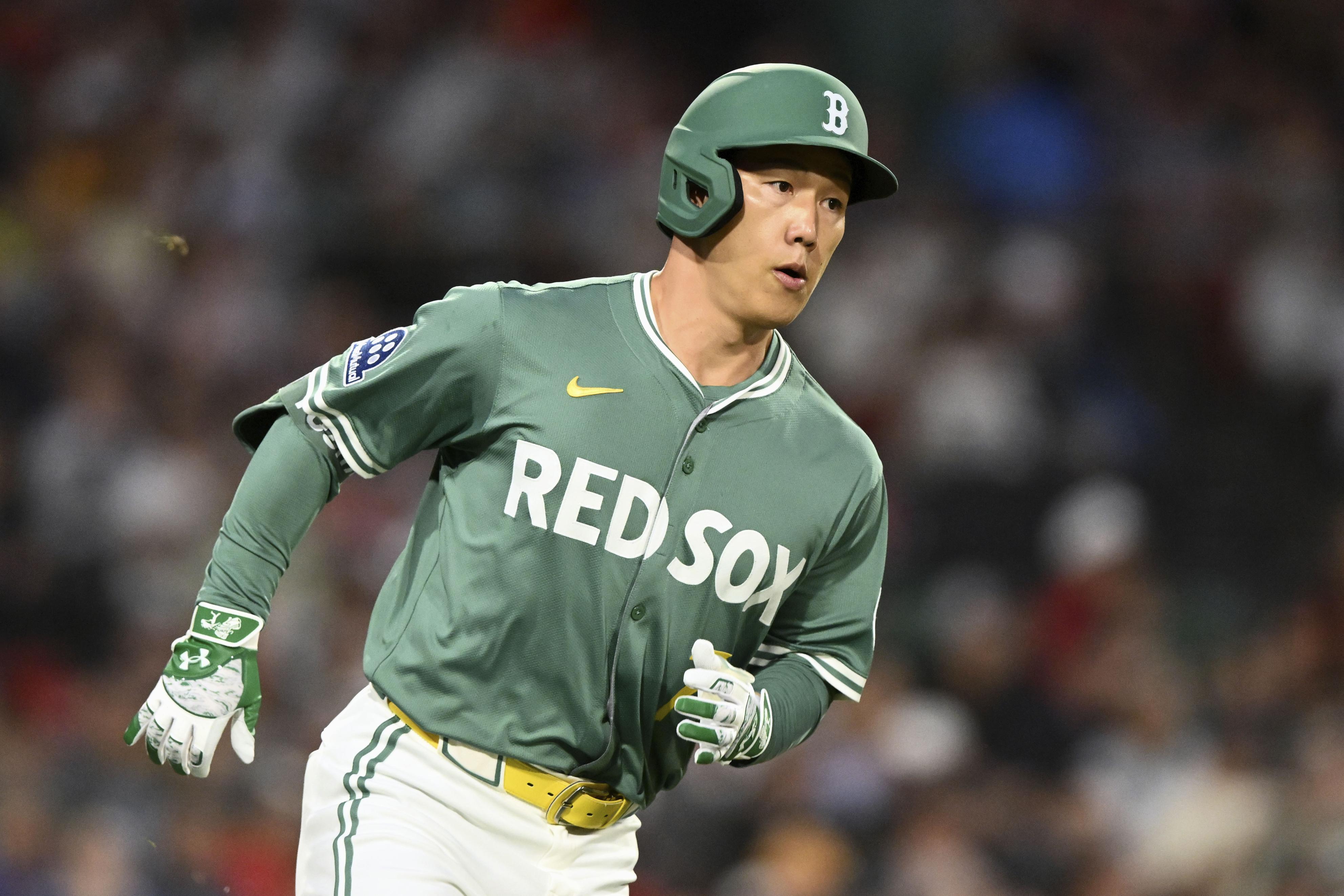 大人気カラー ボストンレッドソックス 選手着用品 パフォーマンスシャツ サイズM 大人気カラー ボストンレッドソックス 選手着用品 パフォーマンス