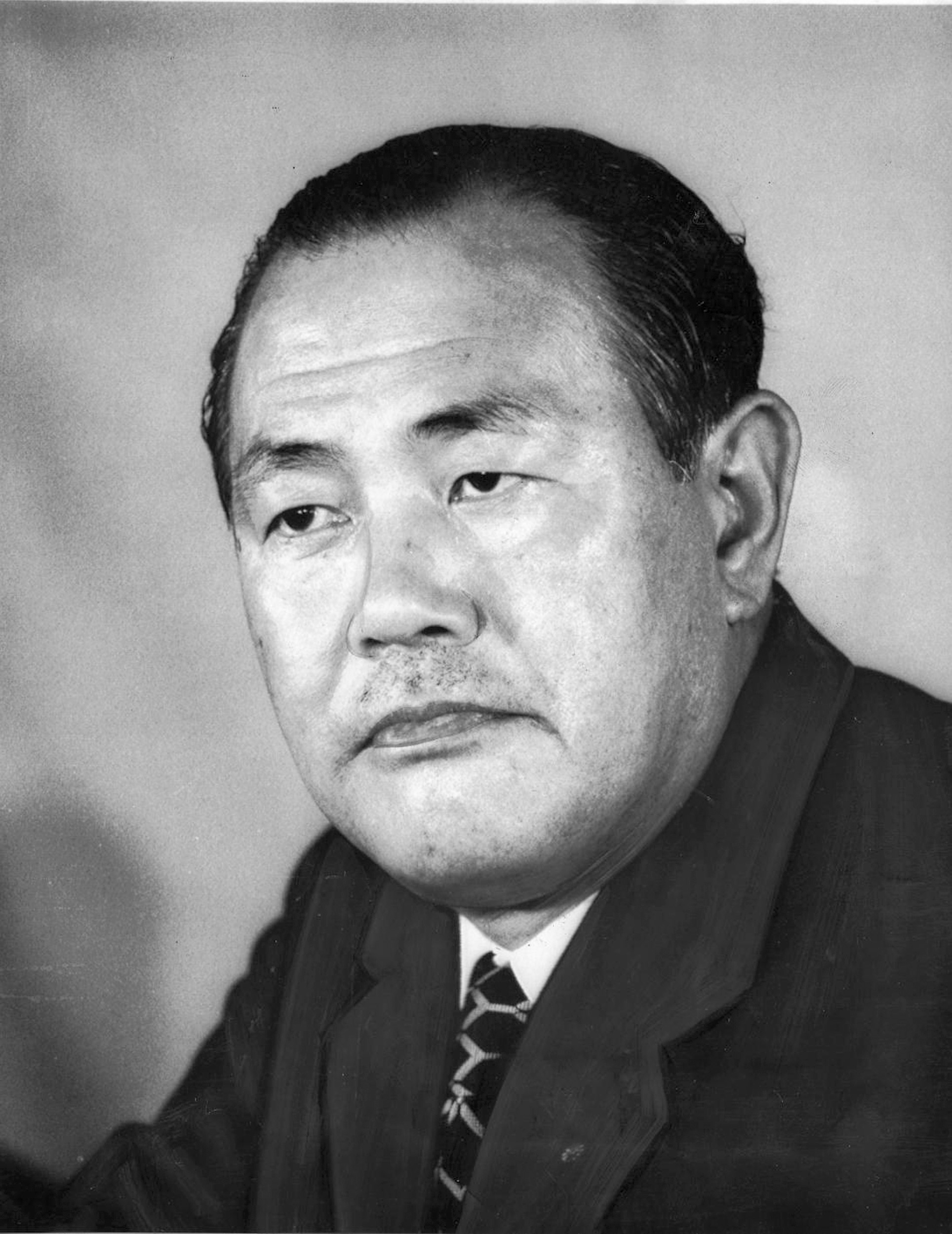田中角栄を魅了した天重は庶民的で量感たっぷり…老舗「半蔵門 天重本店