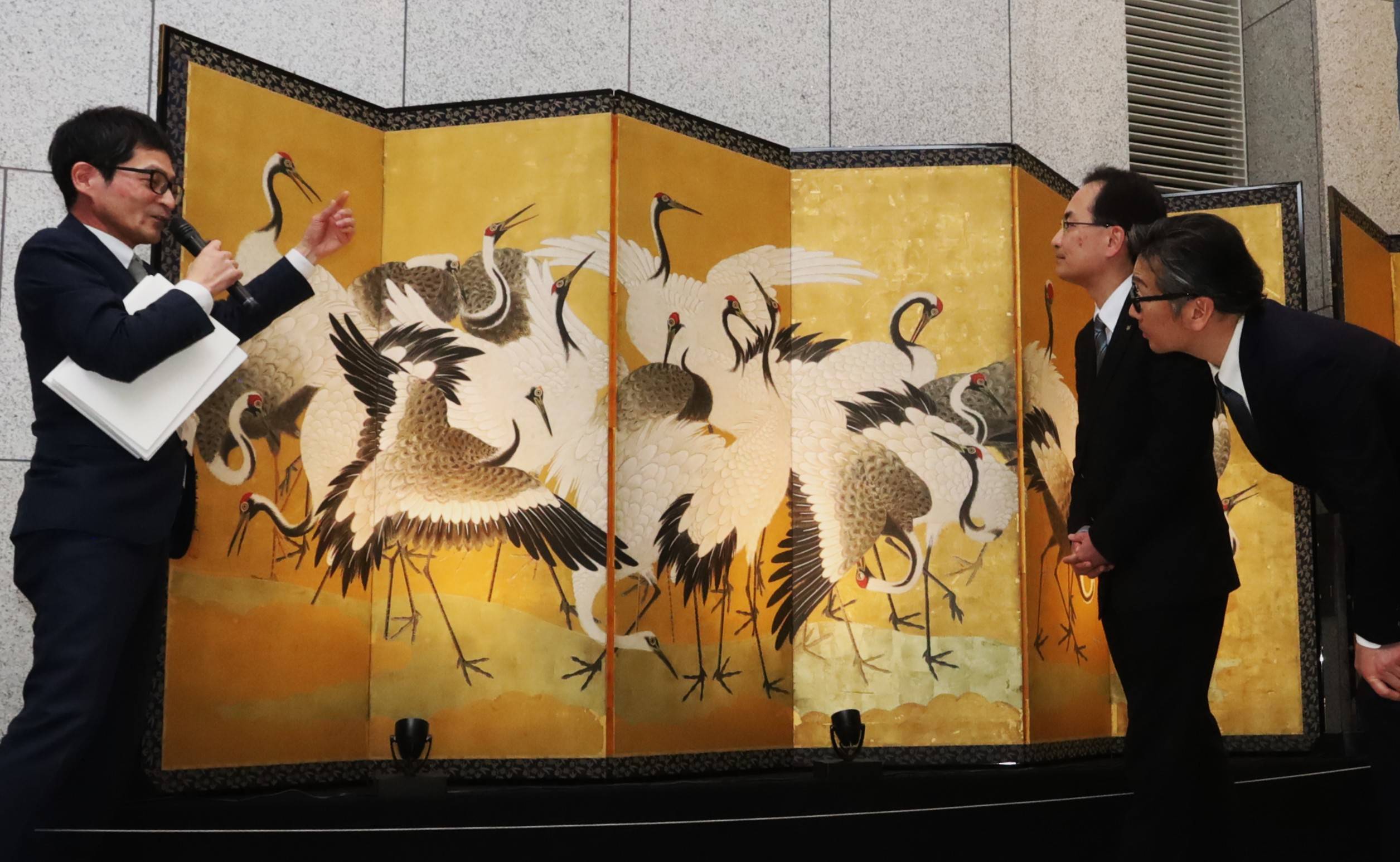 狩野派絵師・石田幽汀「群鶴図屛風」を高精細複製 兵庫県立歴史博物館